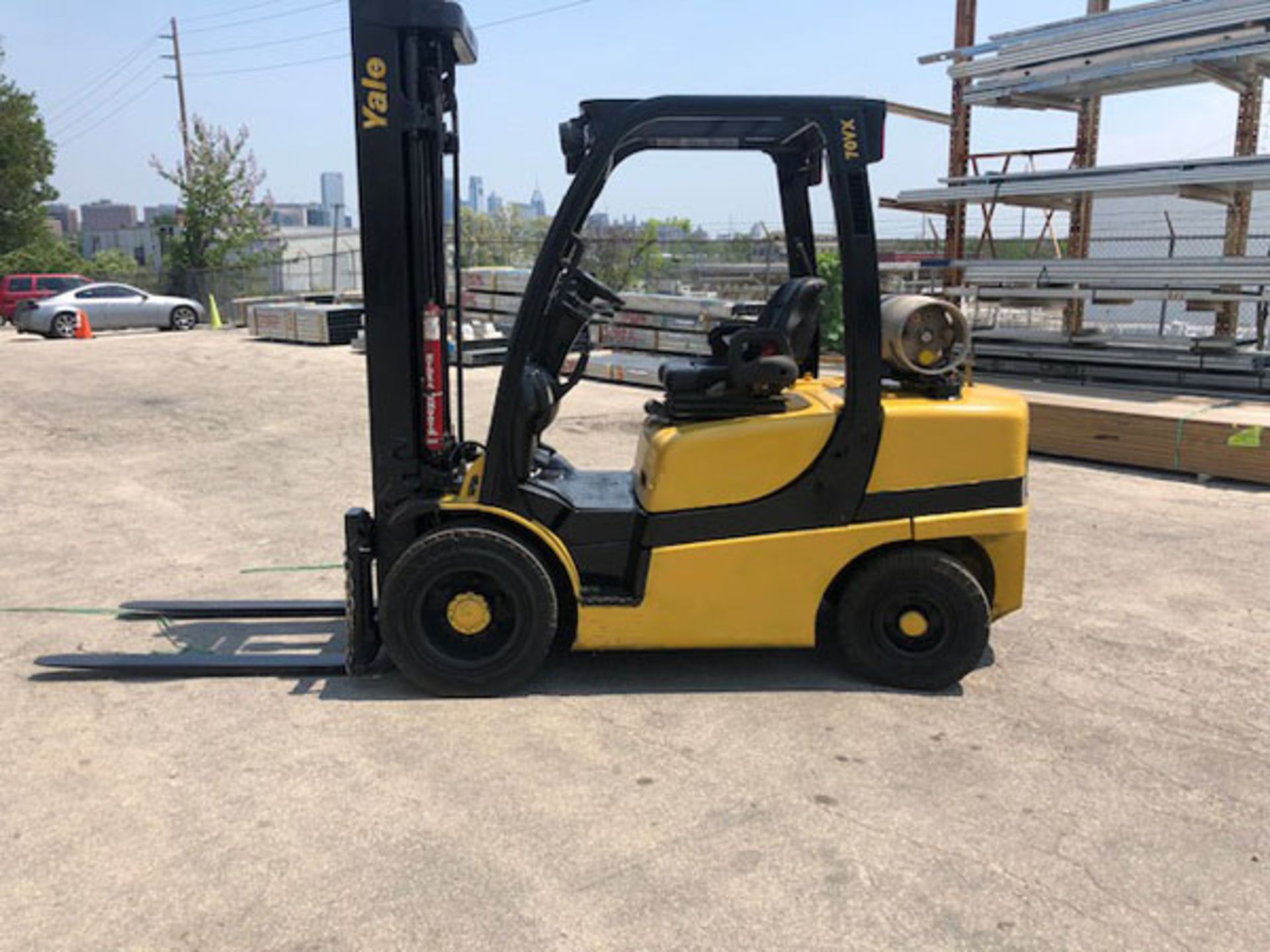 7,000 LB YALE FORKLIFT MDL. GLP070 MFG. 2015 ONLY 3,500 HOURS- Model: GLP070VXNLSE101- Serial: - Image 8 of 8