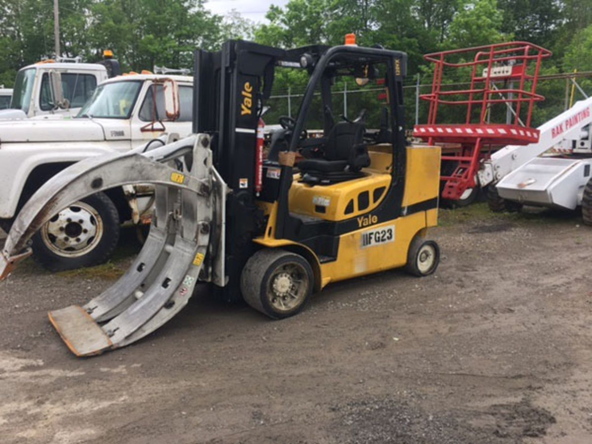 12,000 LB. YALE MODEL GLC120VX FORKLIFT W/ 72" CASCADE ROLL CLAMP- Model: GLC120VX- Serial: N/A-