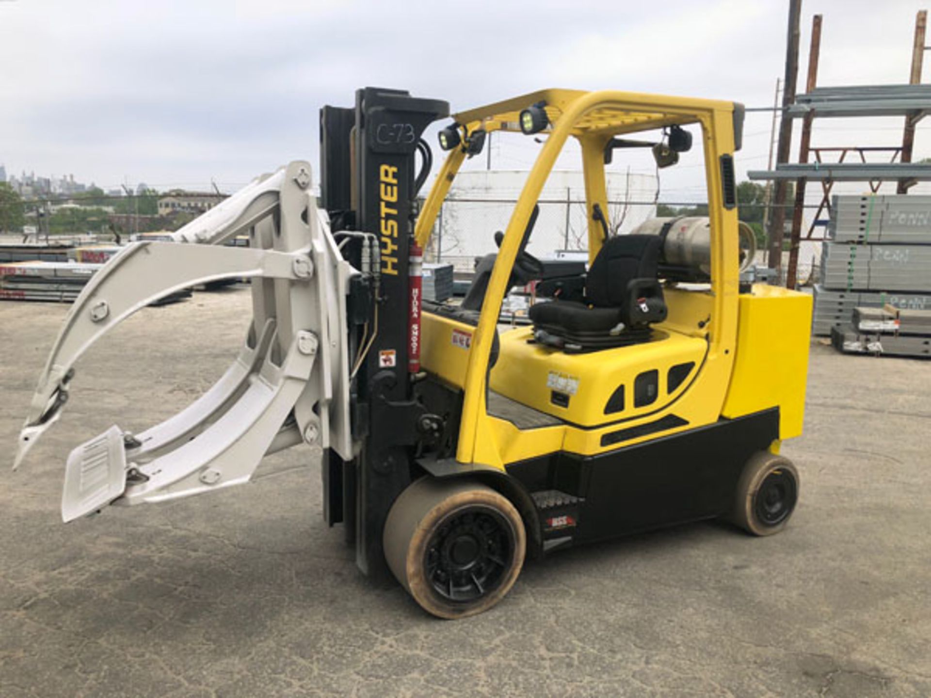 12,000 LB HYSTER S120FTS W/ 60" CASCADE PAPER CLAMP MFG. 2016- Model: S120FTS- Serial: - Image 5 of 11