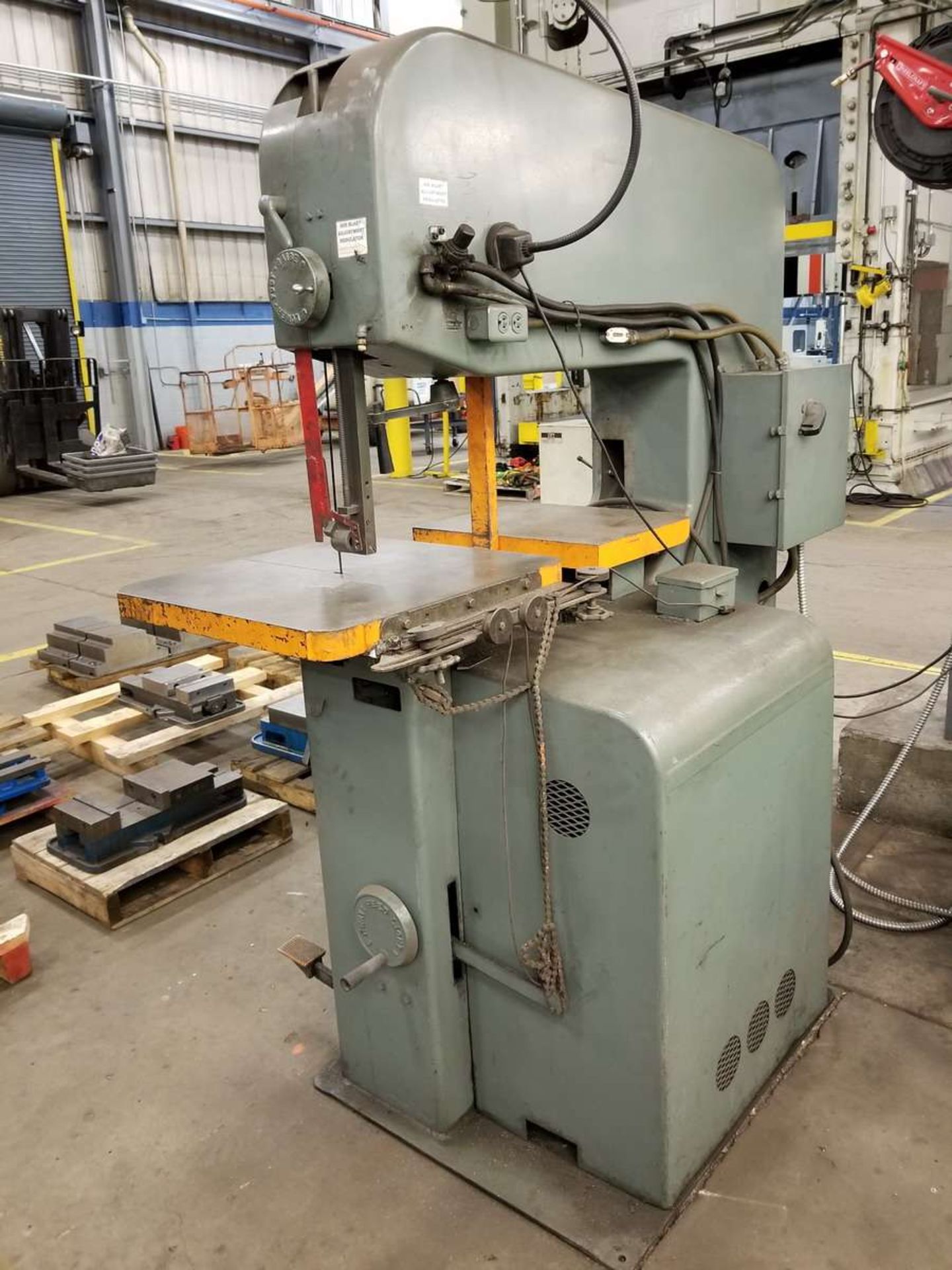 Do-All Vertical Band Saw - Image 2 of 4