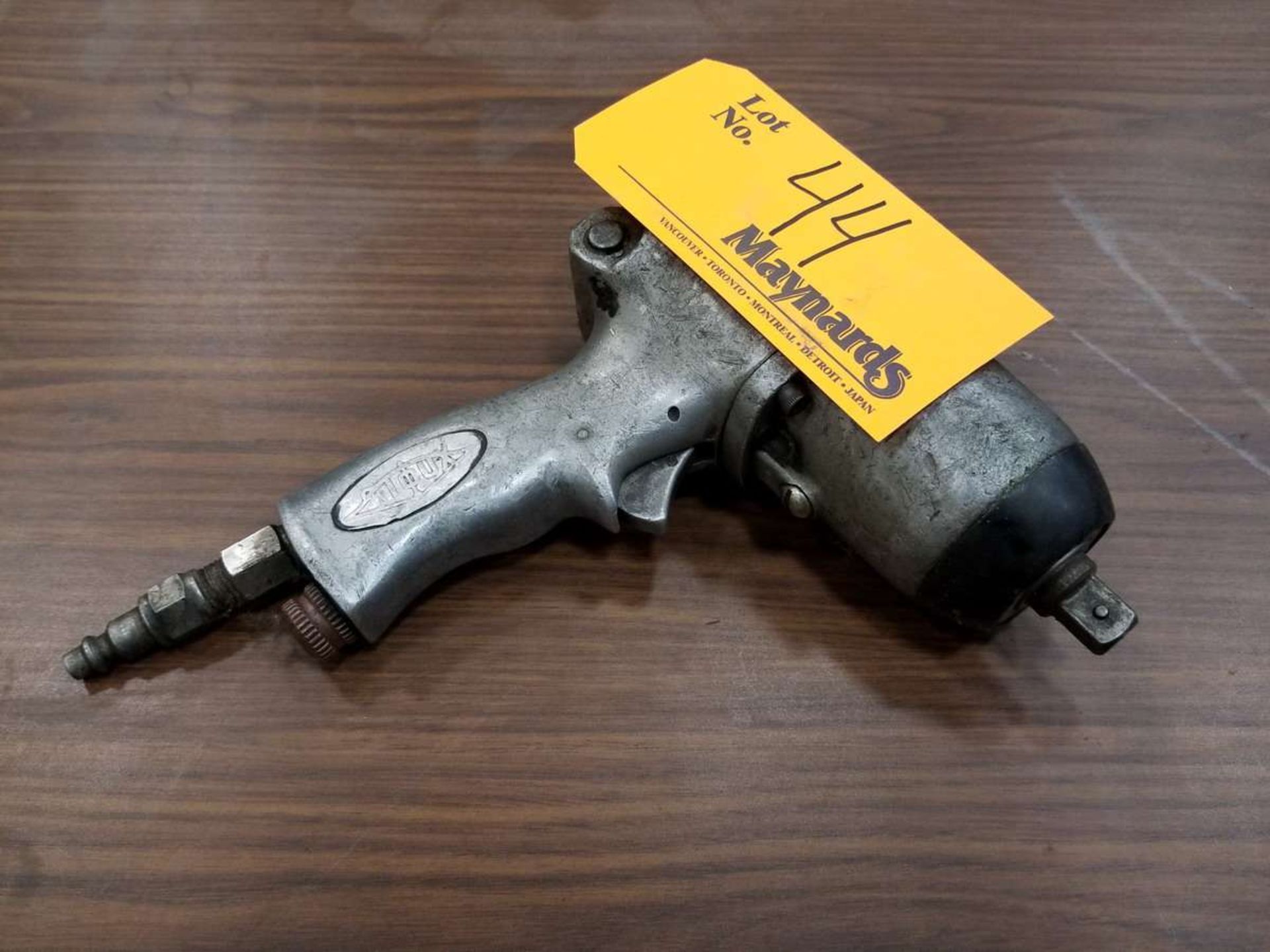 Siox 1/2" Pneumatic Impact Wrench.