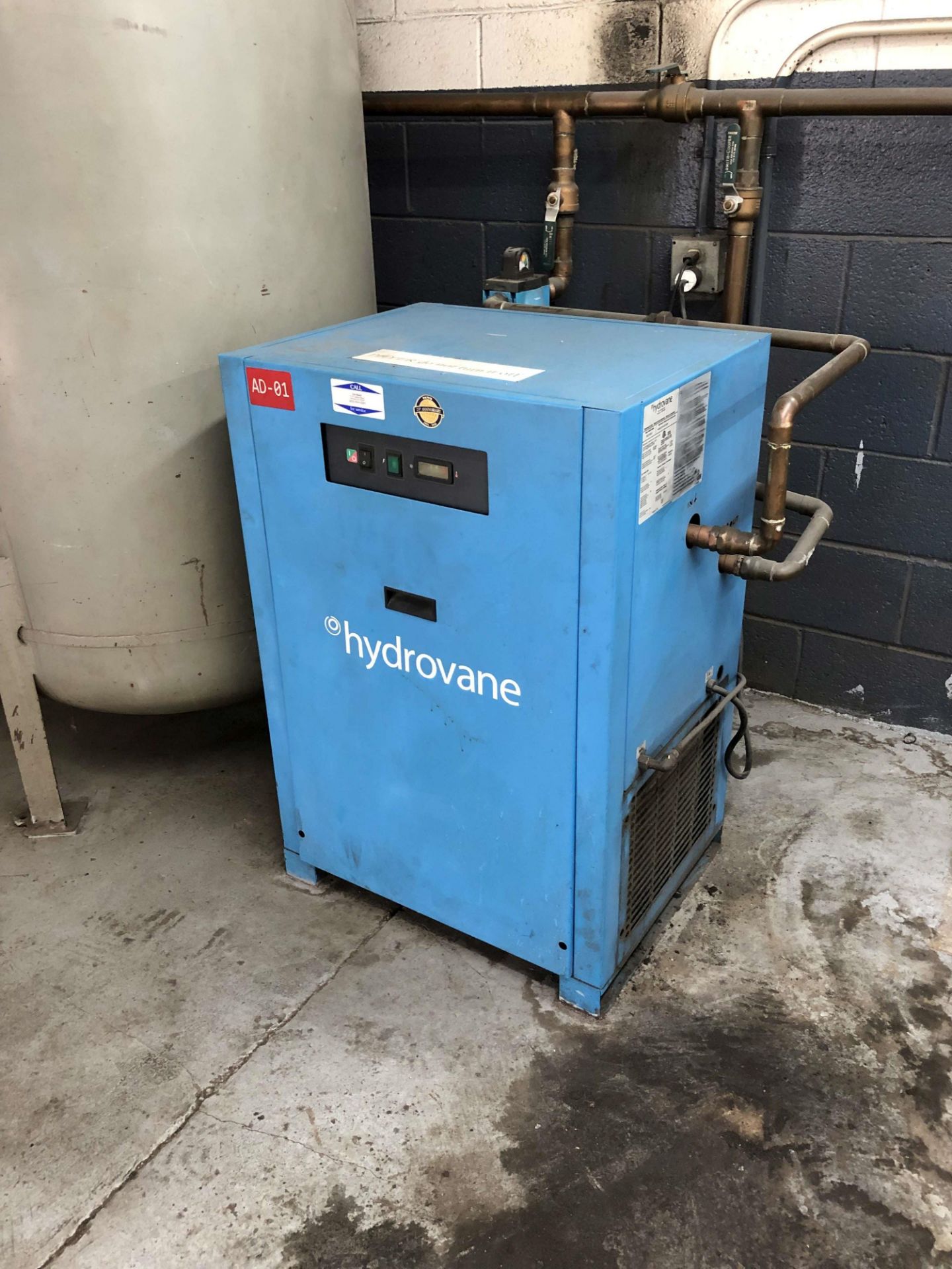 Hydrovane Compressed Air Dryer, Model VNC125A1, w/ Air Receiving Tank - Image 2 of 3