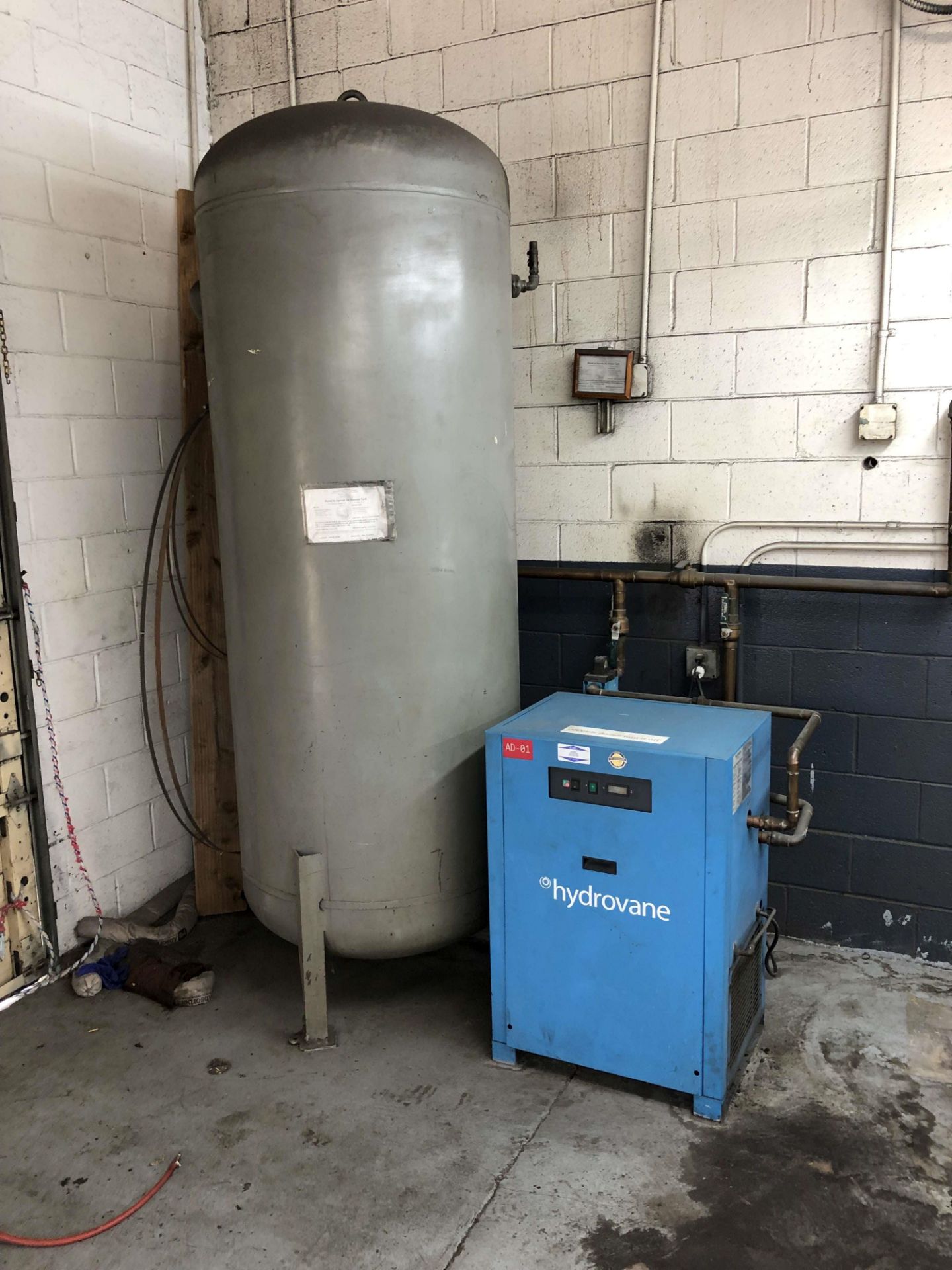 Hydrovane Compressed Air Dryer, Model VNC125A1, w/ Air Receiving Tank