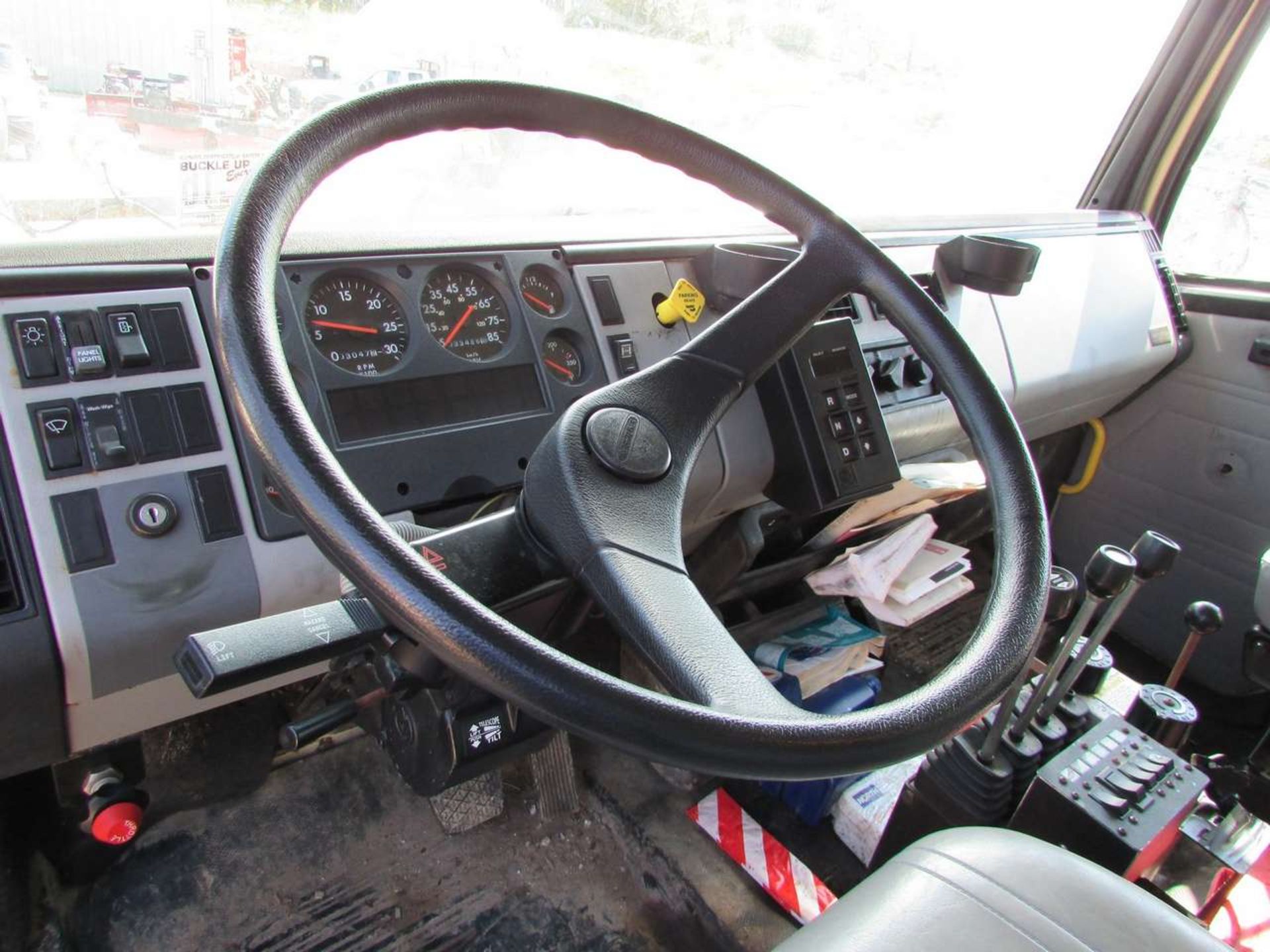 1998 Freightliner FL80 Dump Truck - Image 13 of 17