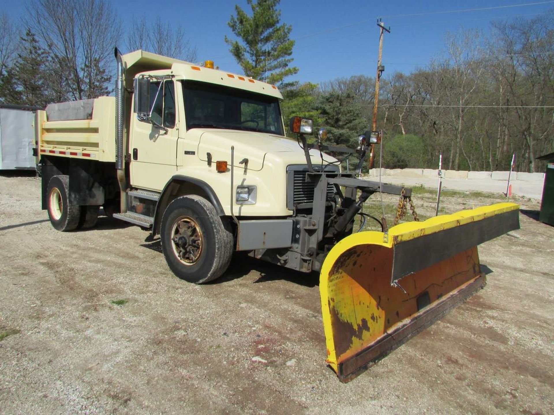 1998 Freightliner FL80 Dump Truck - Image 10 of 17