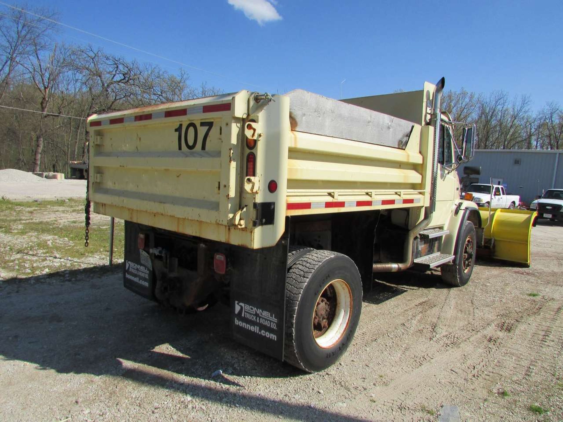 1998 Freightliner FL80 Dump Truck - Image 7 of 17