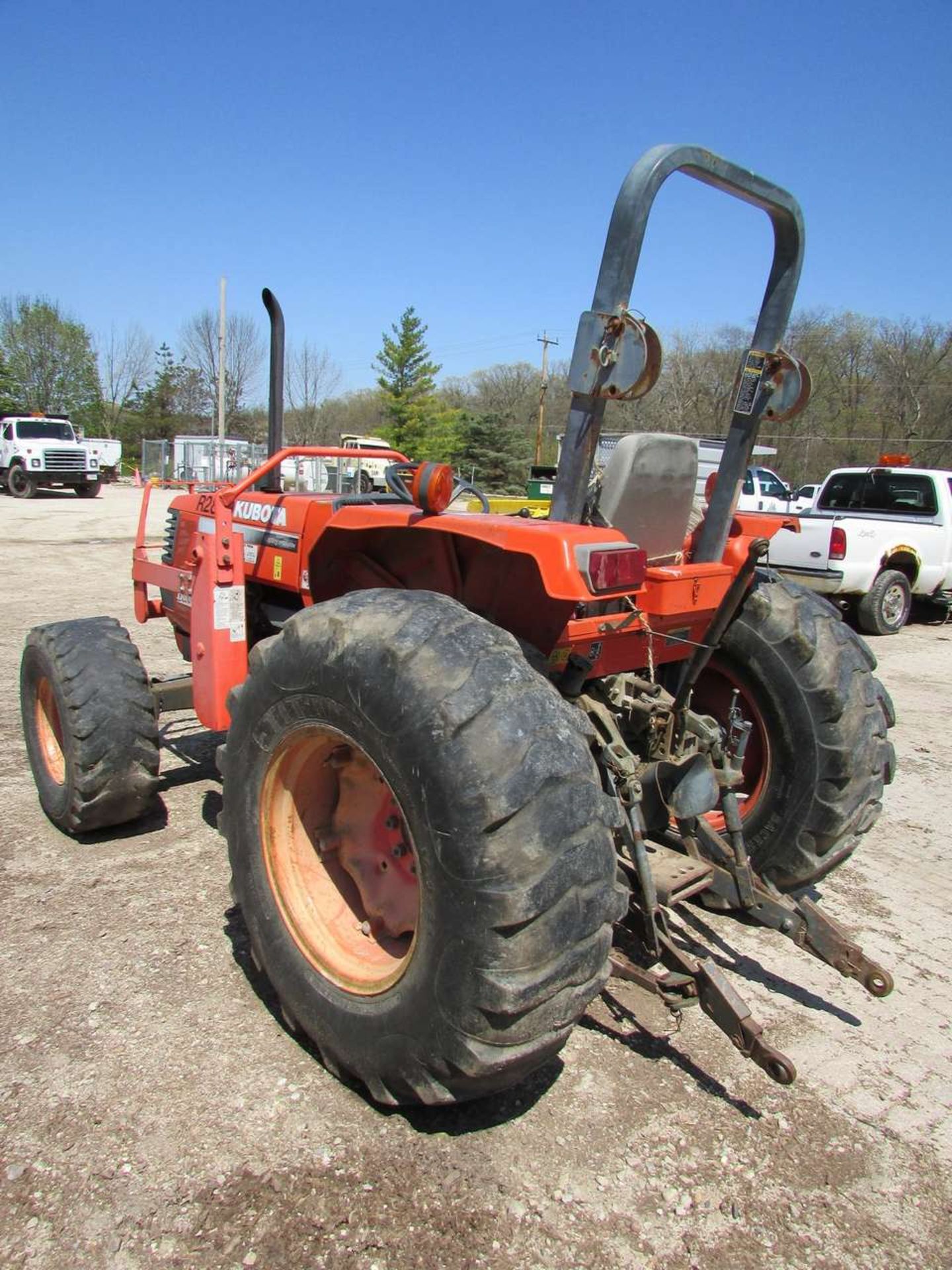 Kubota M6800 Tractor - Image 5 of 15