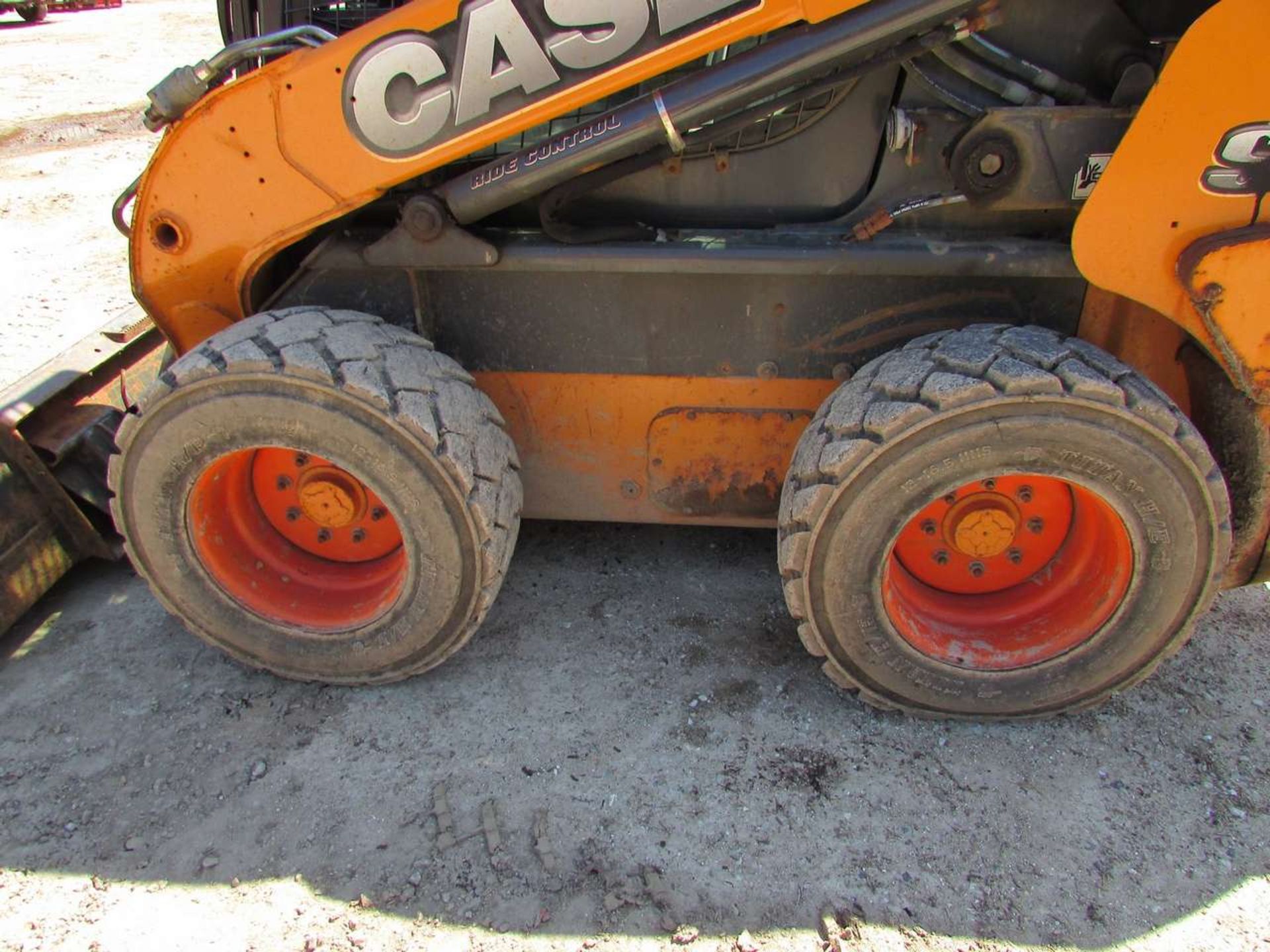 2013 Case SV300 Skid Steer Loader - Image 5 of 17