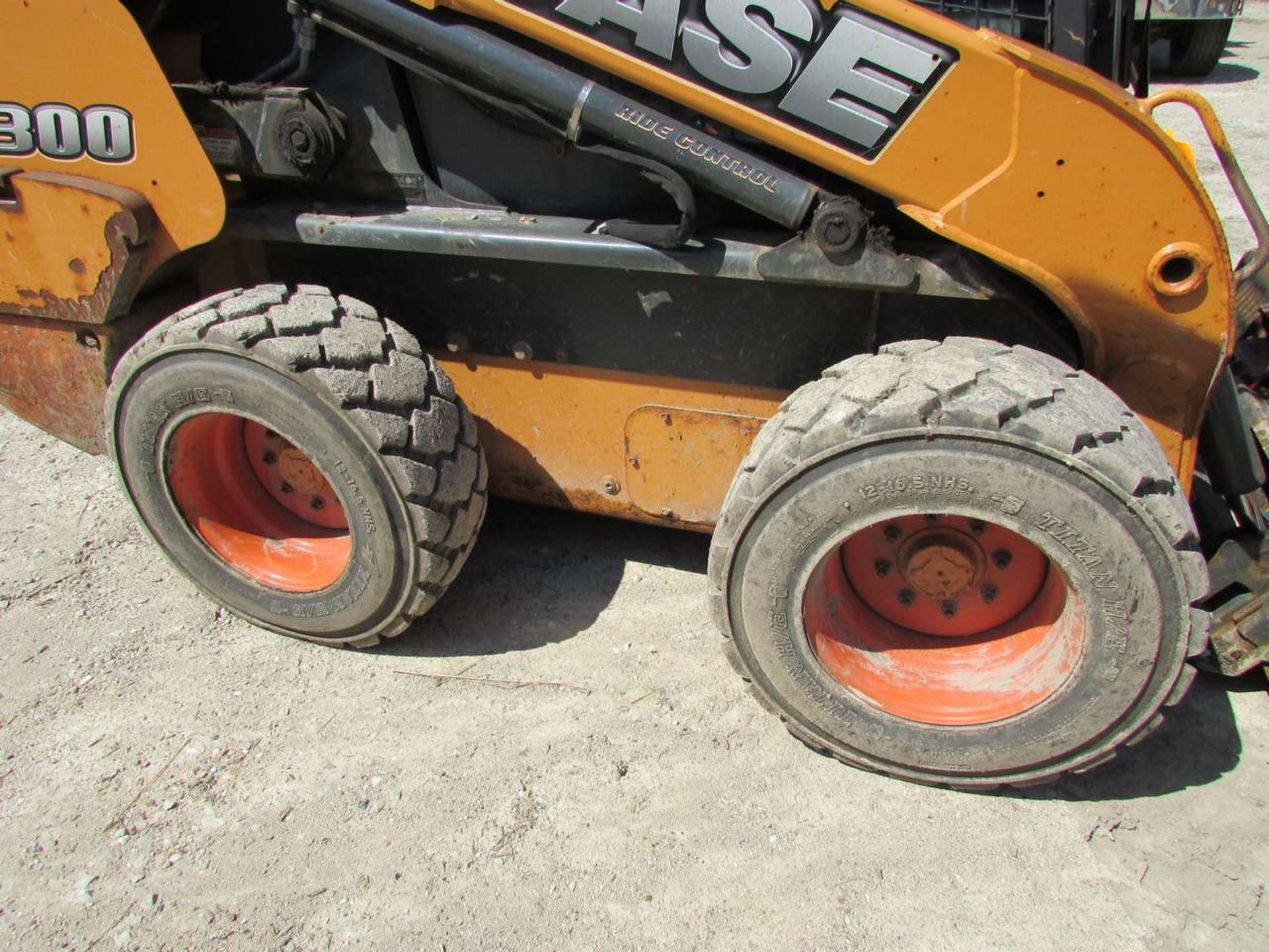 2013 Case SV300 Skid Steer Loader - Image 10 of 17