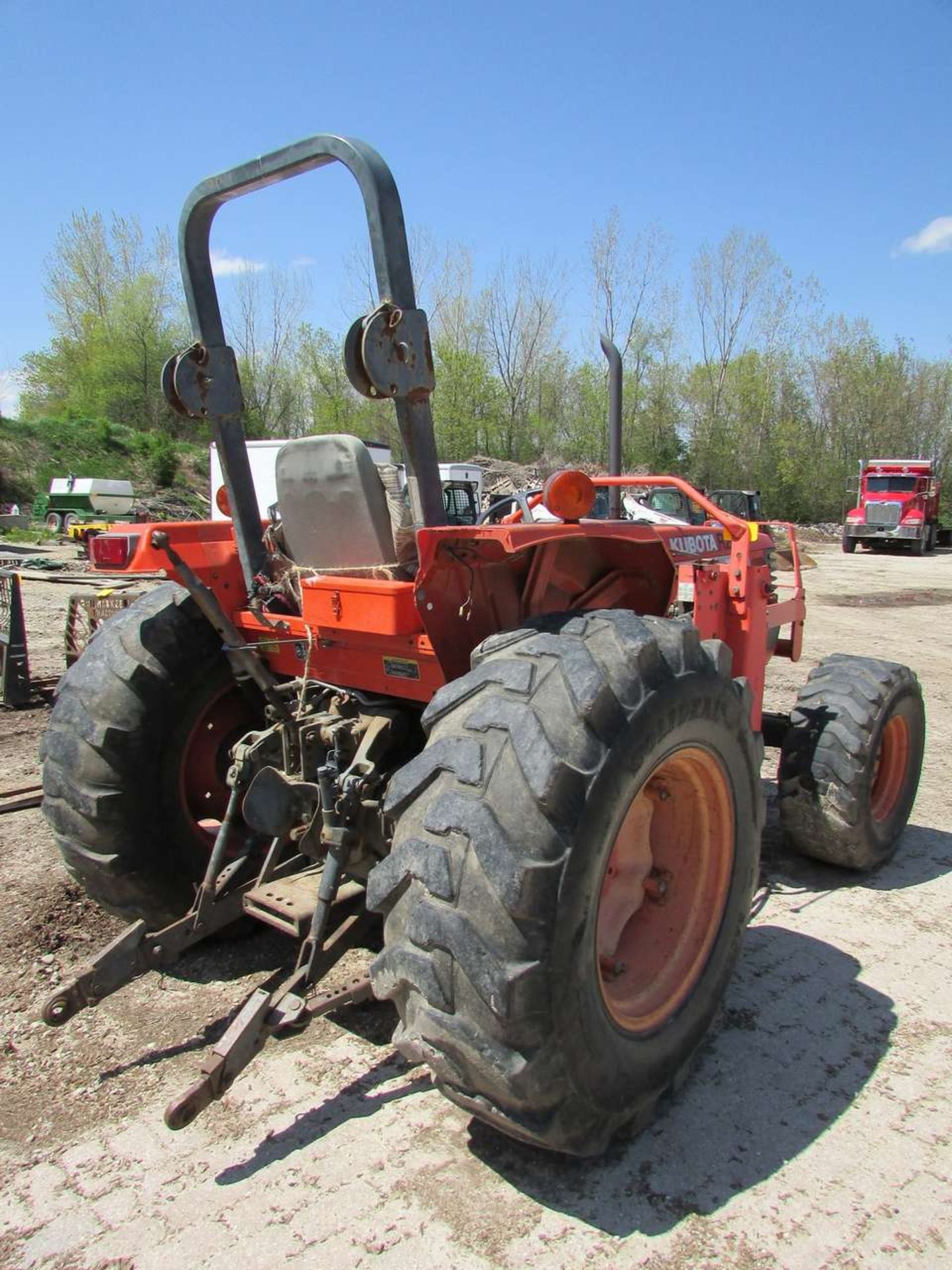 Kubota M6800 Tractor - Image 8 of 15