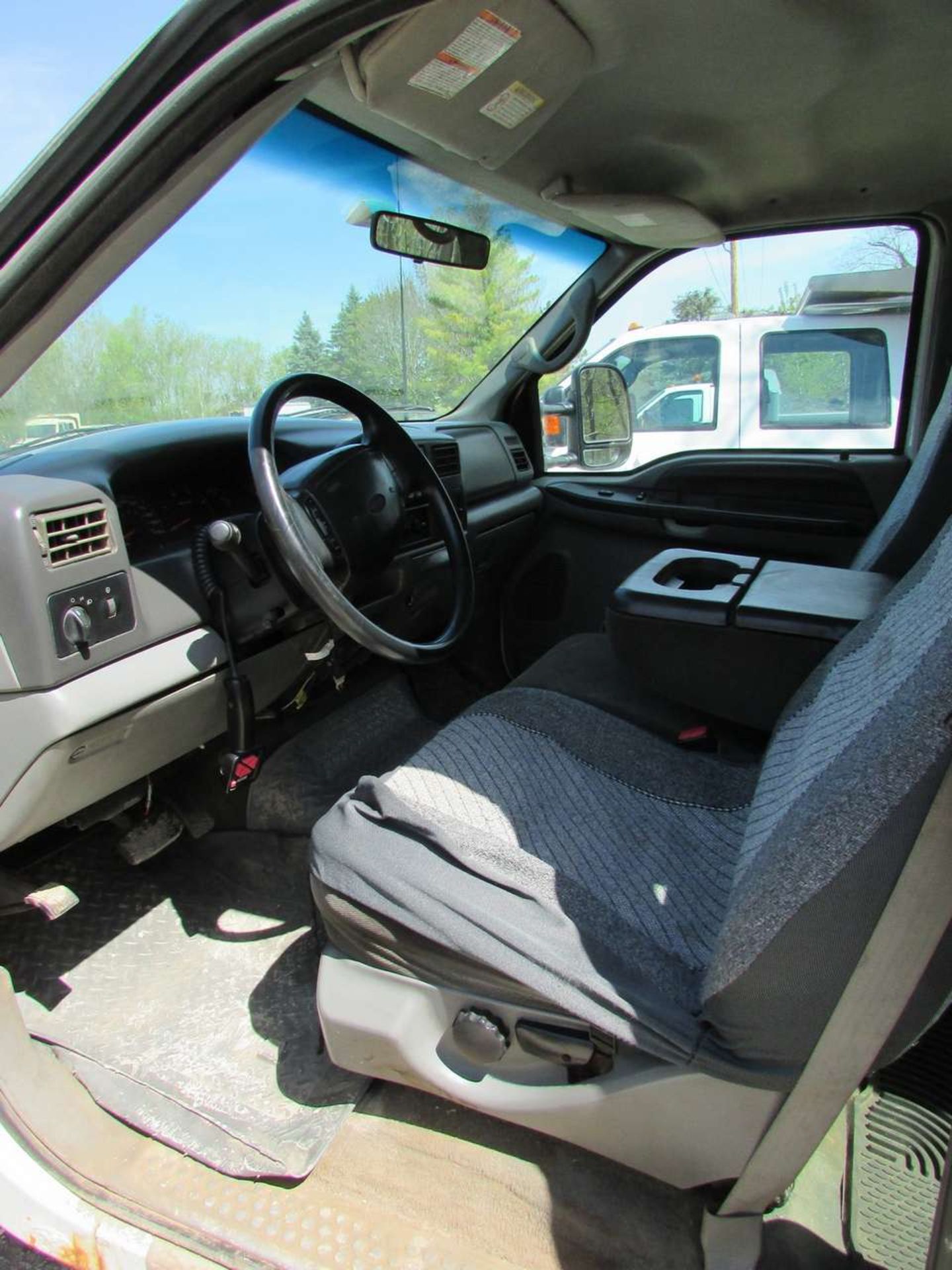 2002 Ford F-250XLT Super Duty Pickup Truck - Image 12 of 17