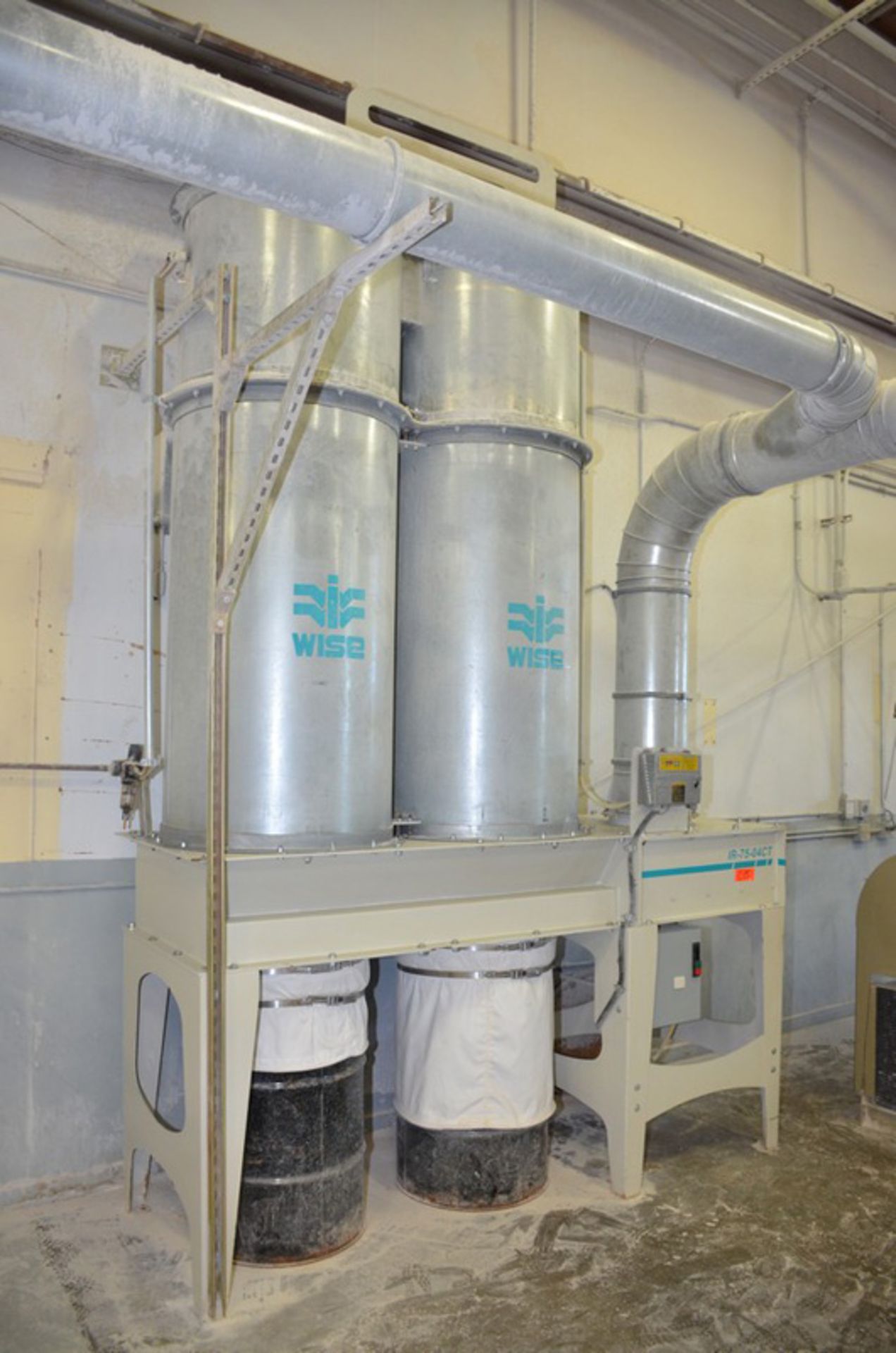 Wise, Mdl: IR-75-046T Dust Collector w/ pulse shaker - 7-1/2 HP, DV Voltage, 3 Phase - Image 2 of 11