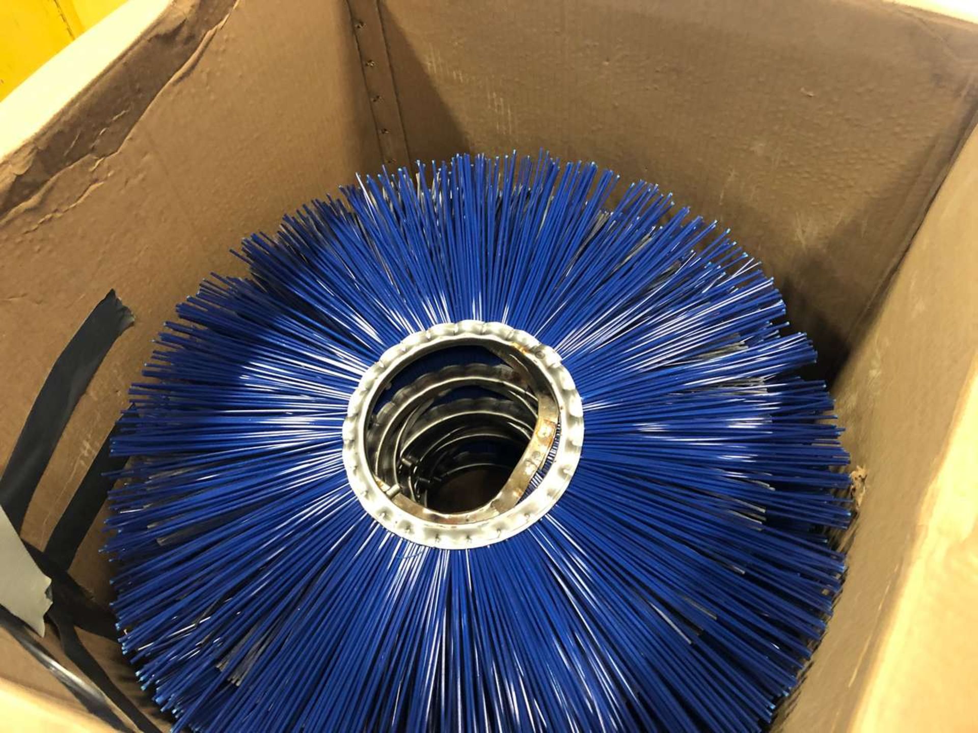 Quantity of 24" poly sweeper brushes - Image 2 of 2
