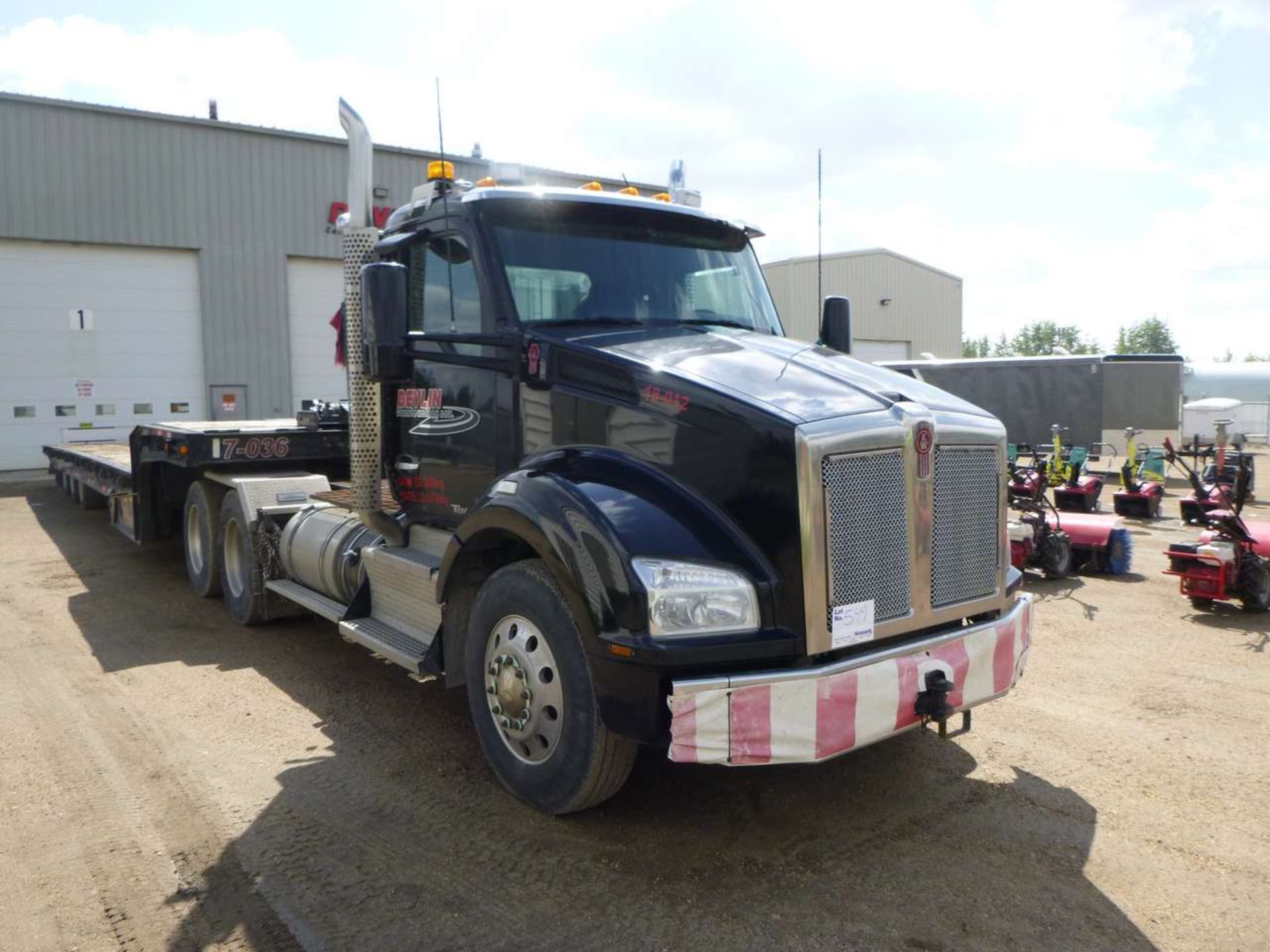 2015 Kenworth T800 (T880) Tandem Axle Tractor