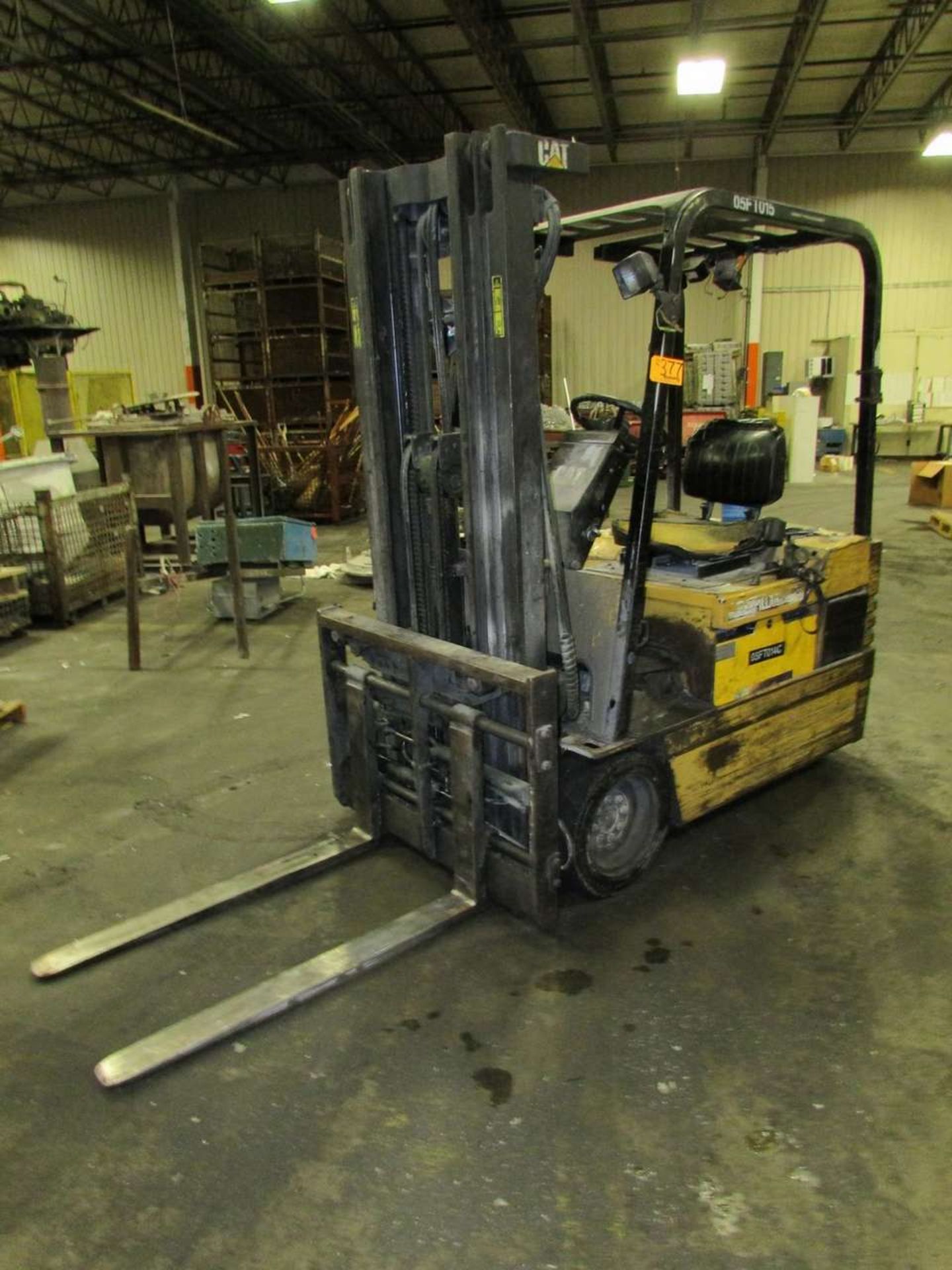 Caterpillar EP20T Electric Fork Truck - Image 4 of 10