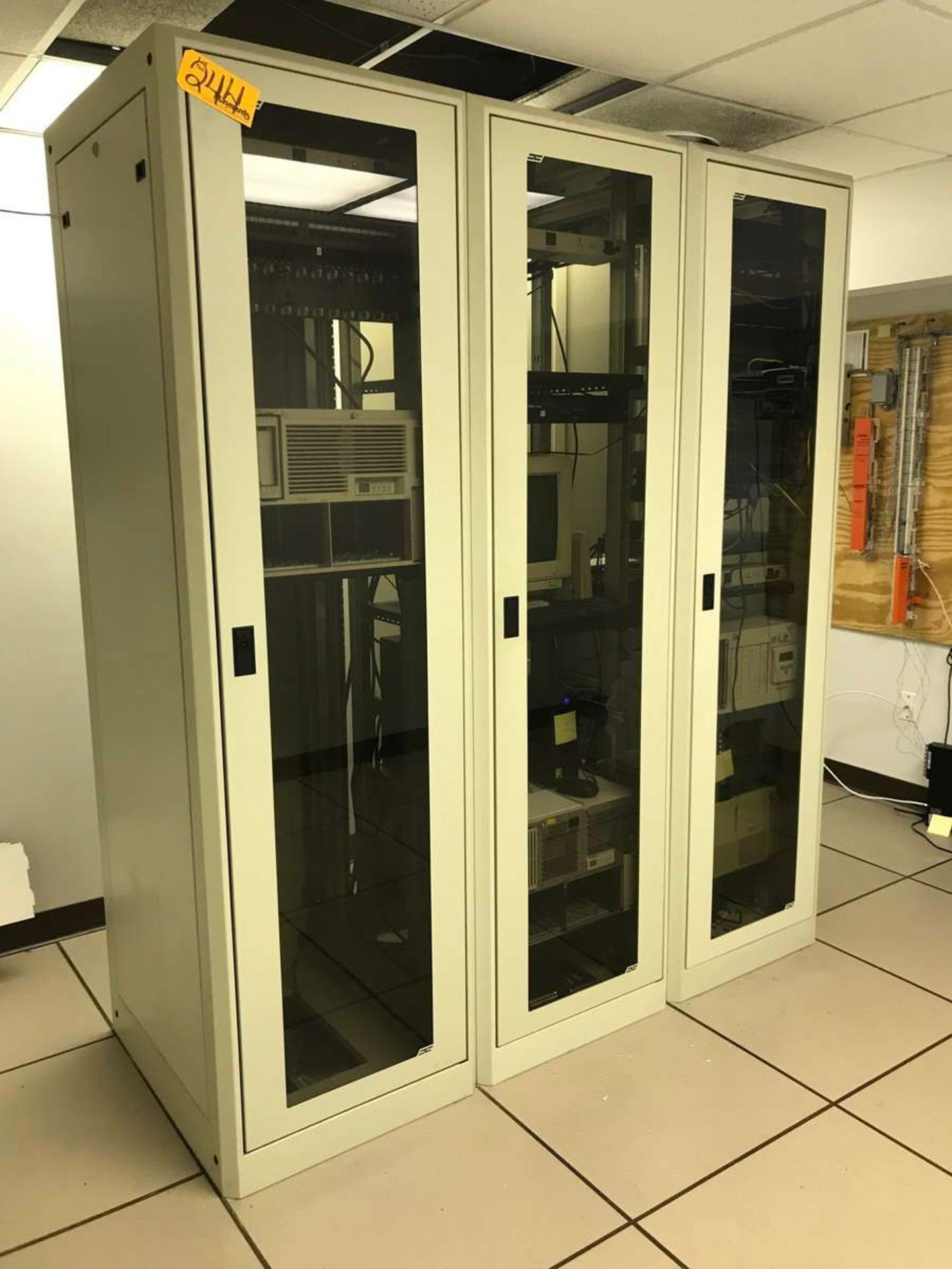 31'' x 71''x 83'' Network Server Data Rack Enclosed Cabinet