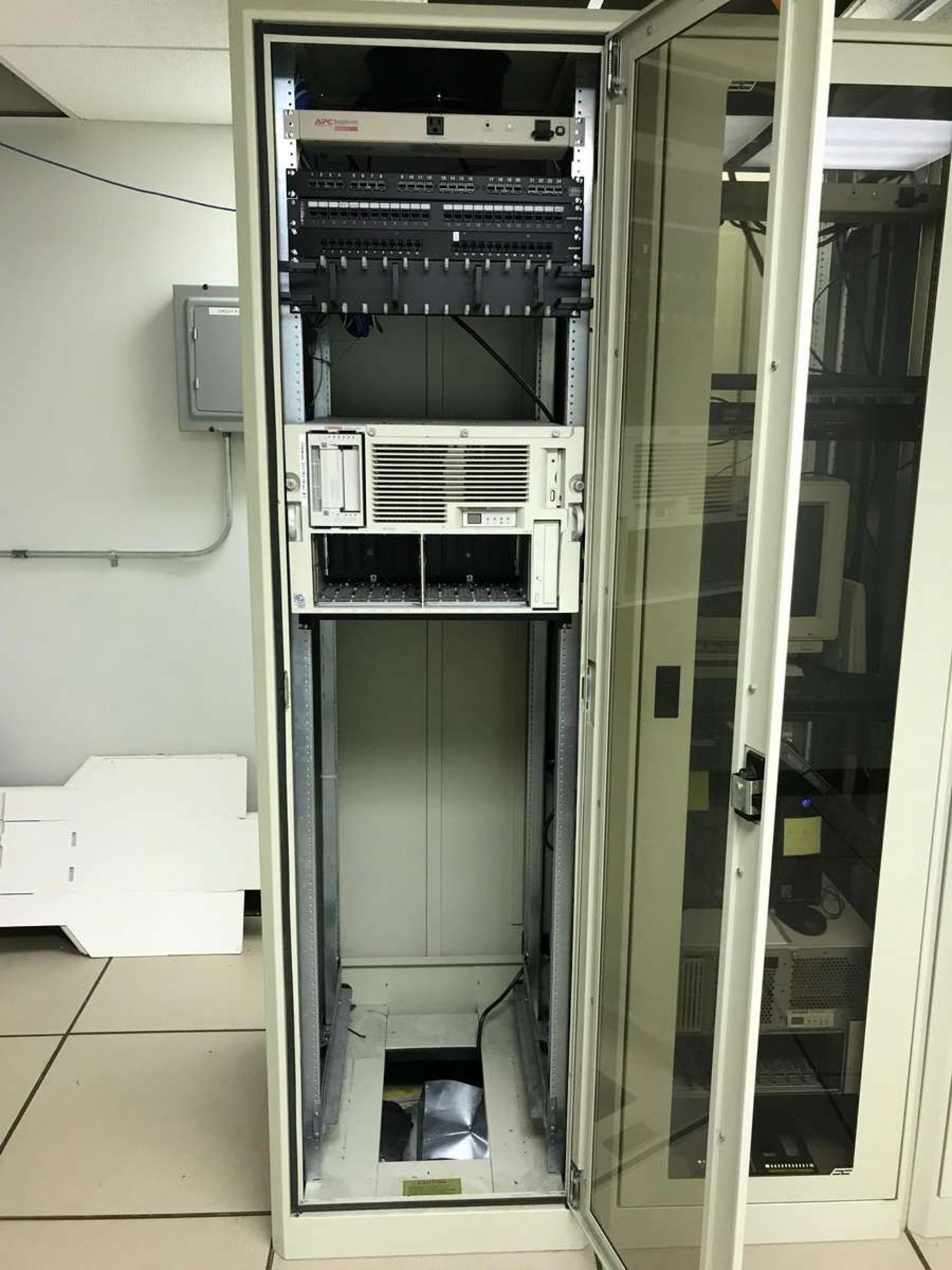 31'' x 71''x 83'' Network Server Data Rack Enclosed Cabinet - Image 5 of 5