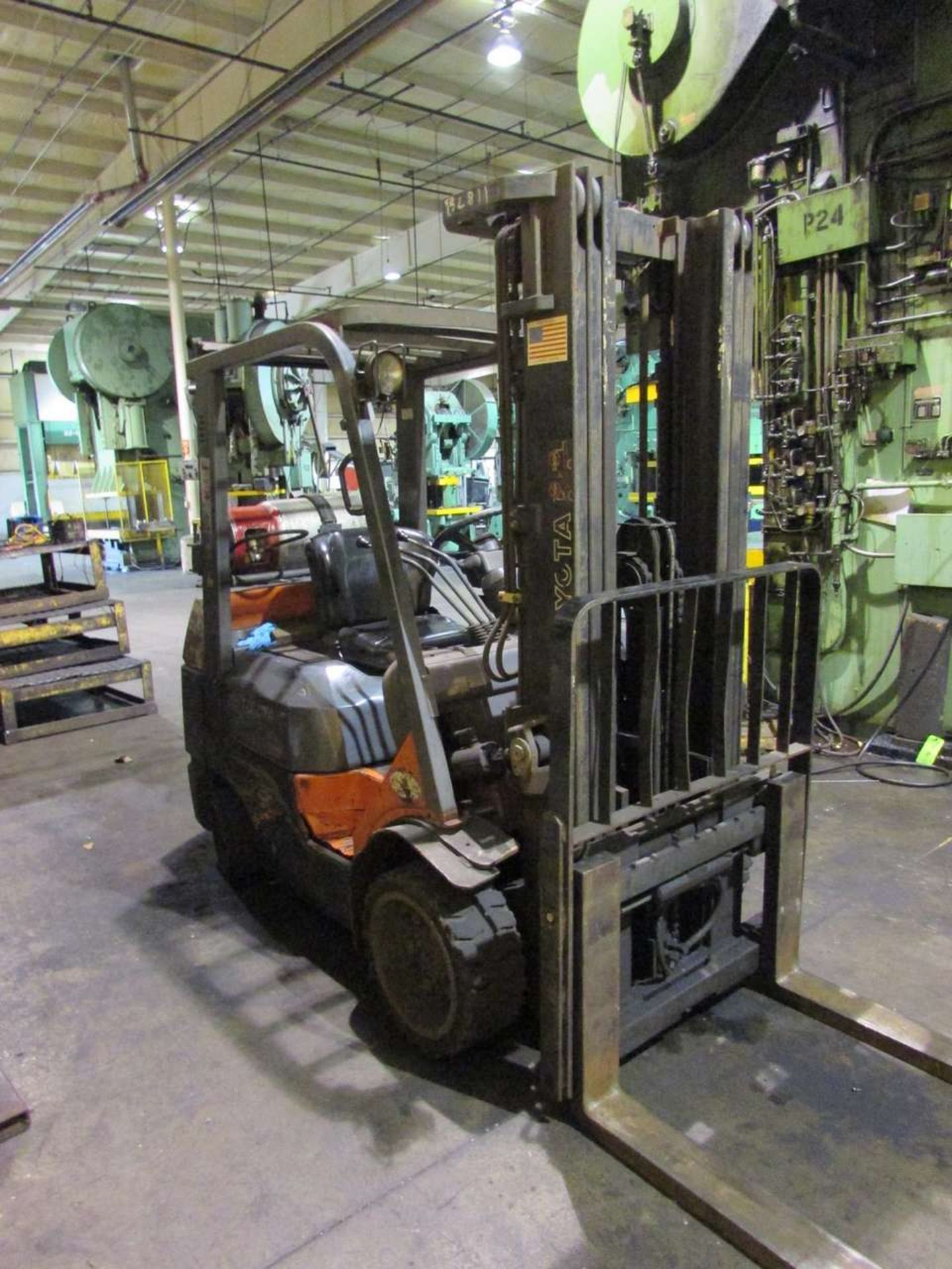 Toyota 7FGCU30 LP Fork Truck - Image 3 of 8