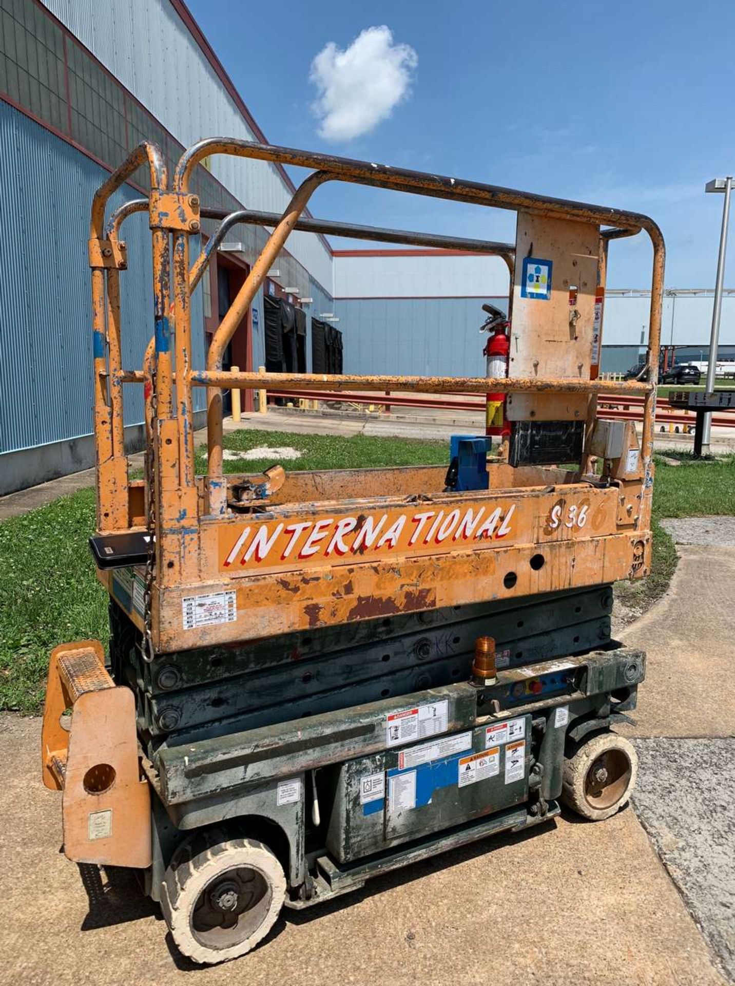 2000 Genie GS1930 Scissor Lift