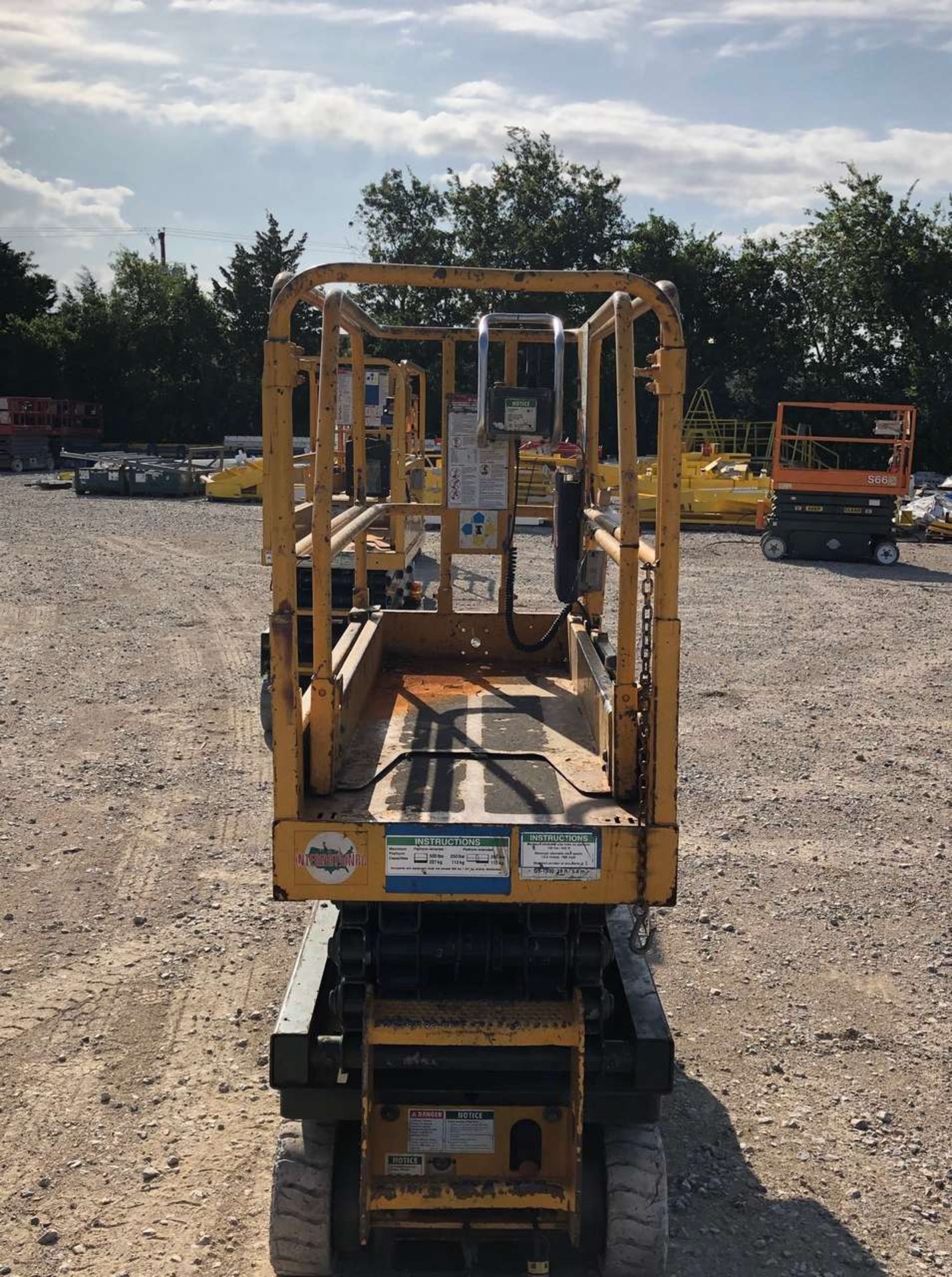 2000 Genie GS1930 Scissor Lift - Image 4 of 5