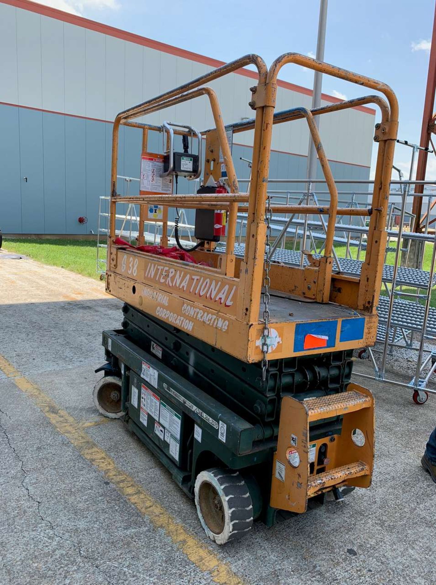 2000 Genie GS1930 Scissor Lift