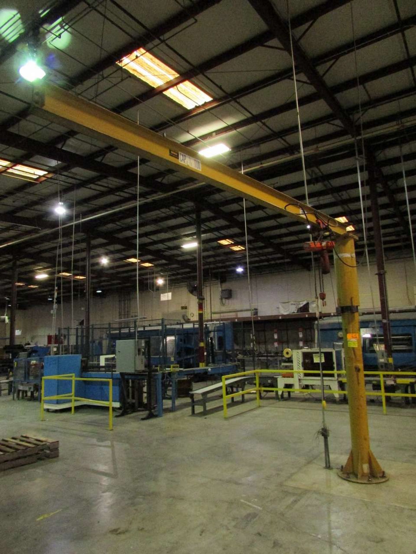 Contrx industries 1/4 Ton Free-Standing Jib Crane