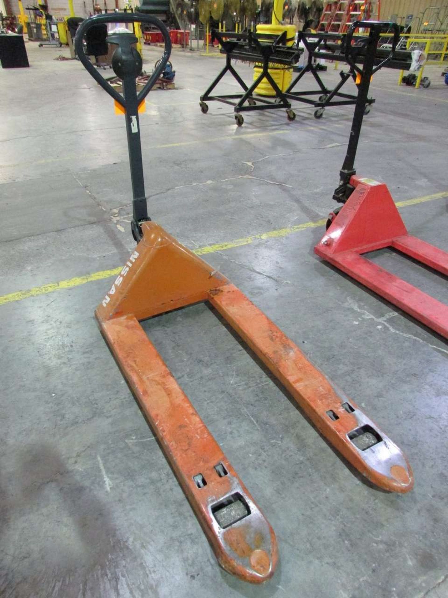 Nissan HPT-2748 Pallet Jack - Image 2 of 2