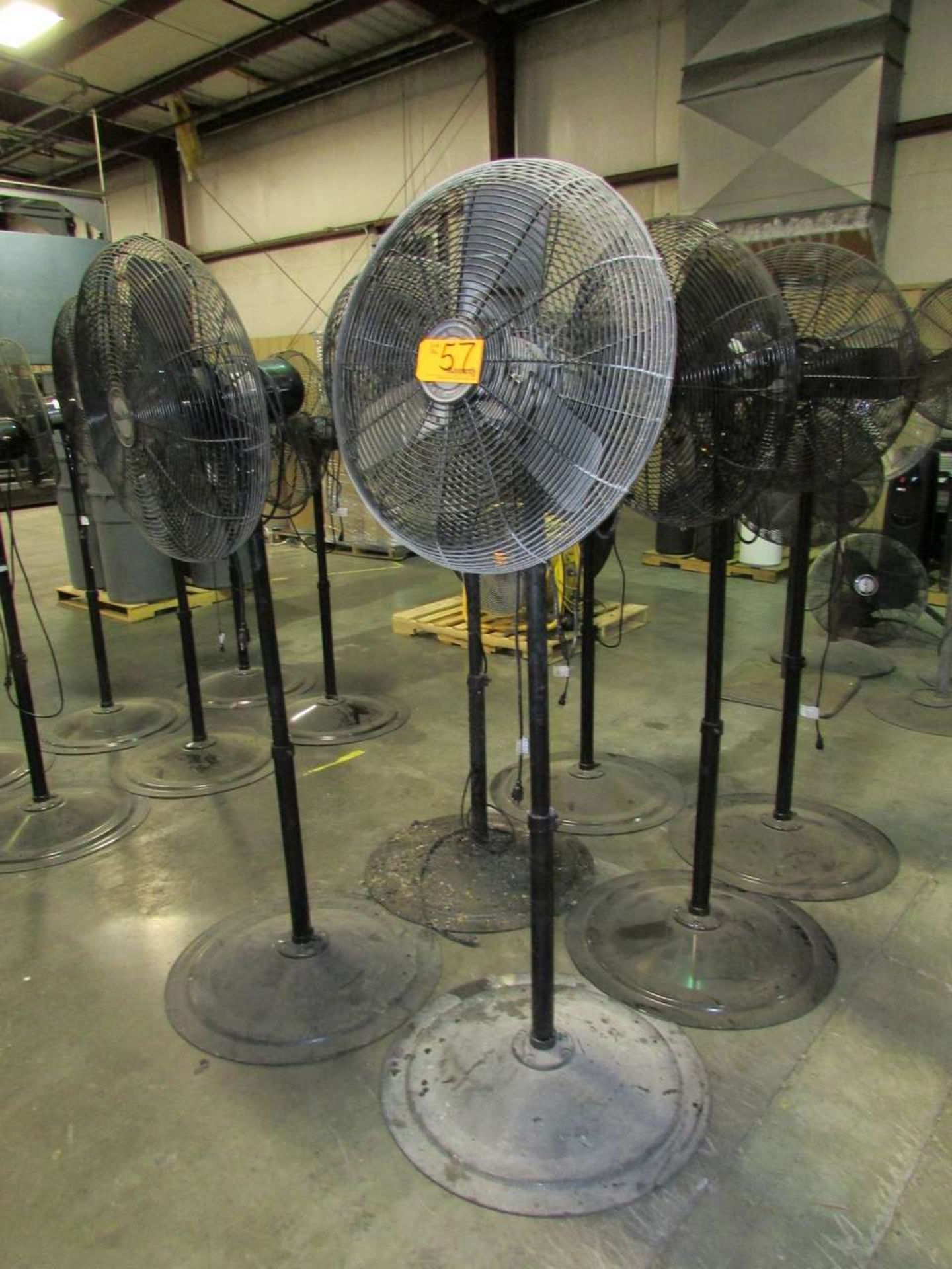 Air King NSC-243 24" Pedestal Fans