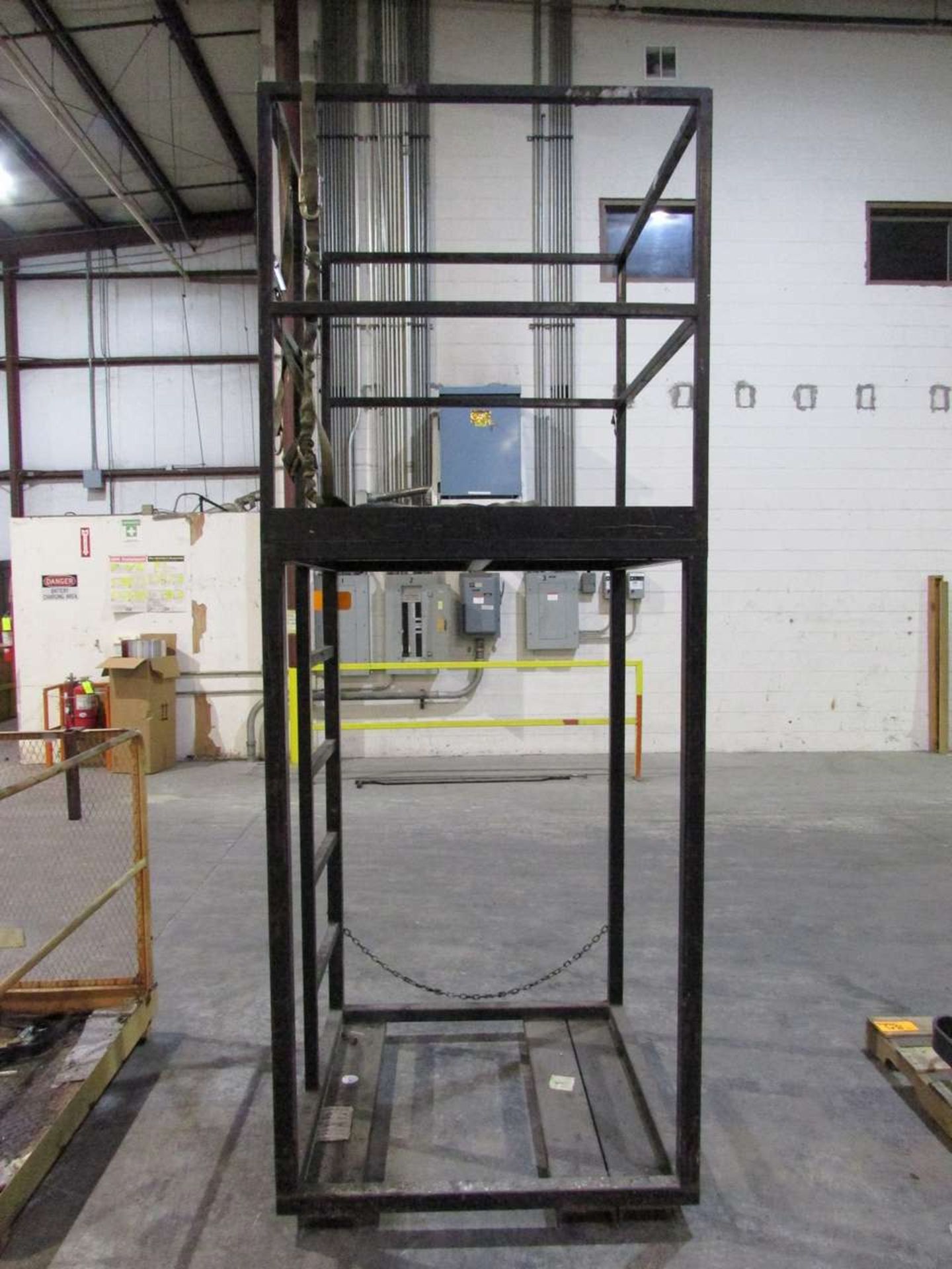 Elevated Fork Truck Man Lift Attachment - Image 3 of 4