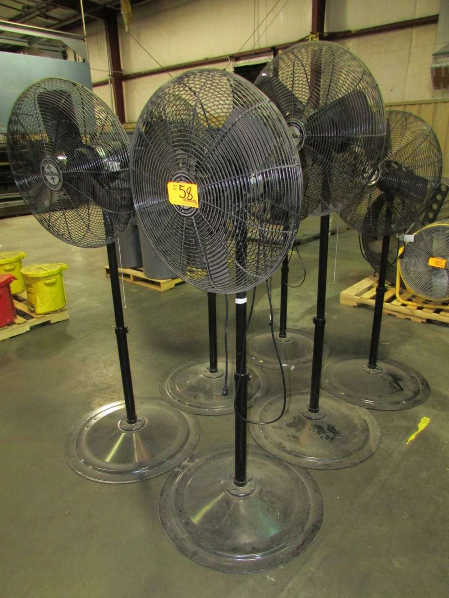 Air King NSC-243 24" Pedestal Fans