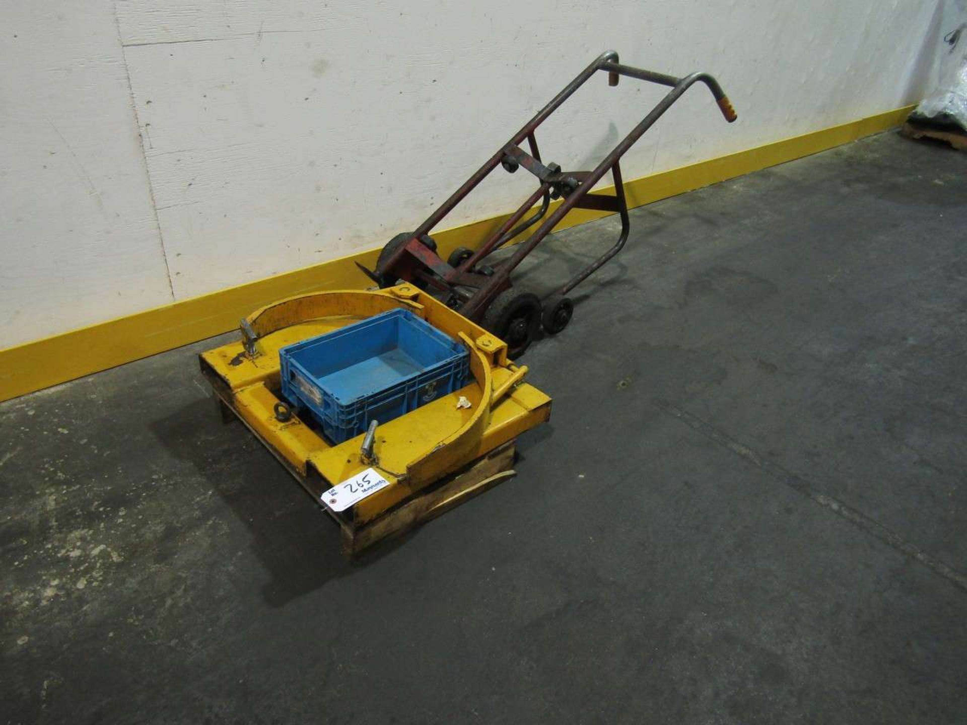 Oil Can Attachment for Fork Lift (2)