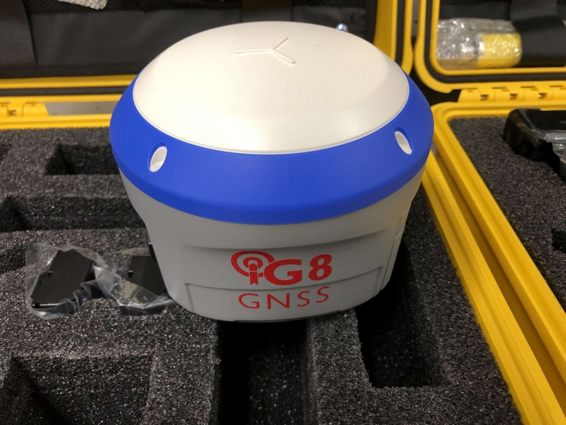 iGage iG8 RTK GNSS Base + Rover - Image 4 of 14