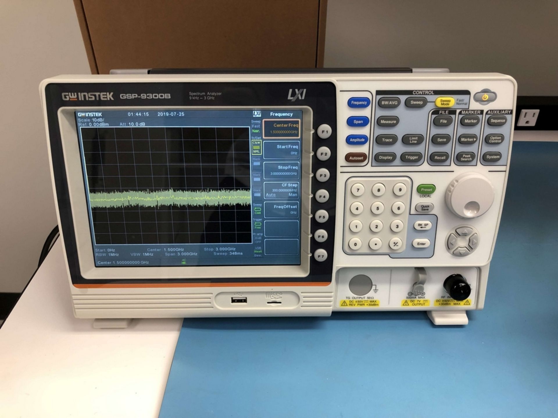 GW Instek GSP-9300B Spectrum Analyzer, 9 kHz - 3 GHz