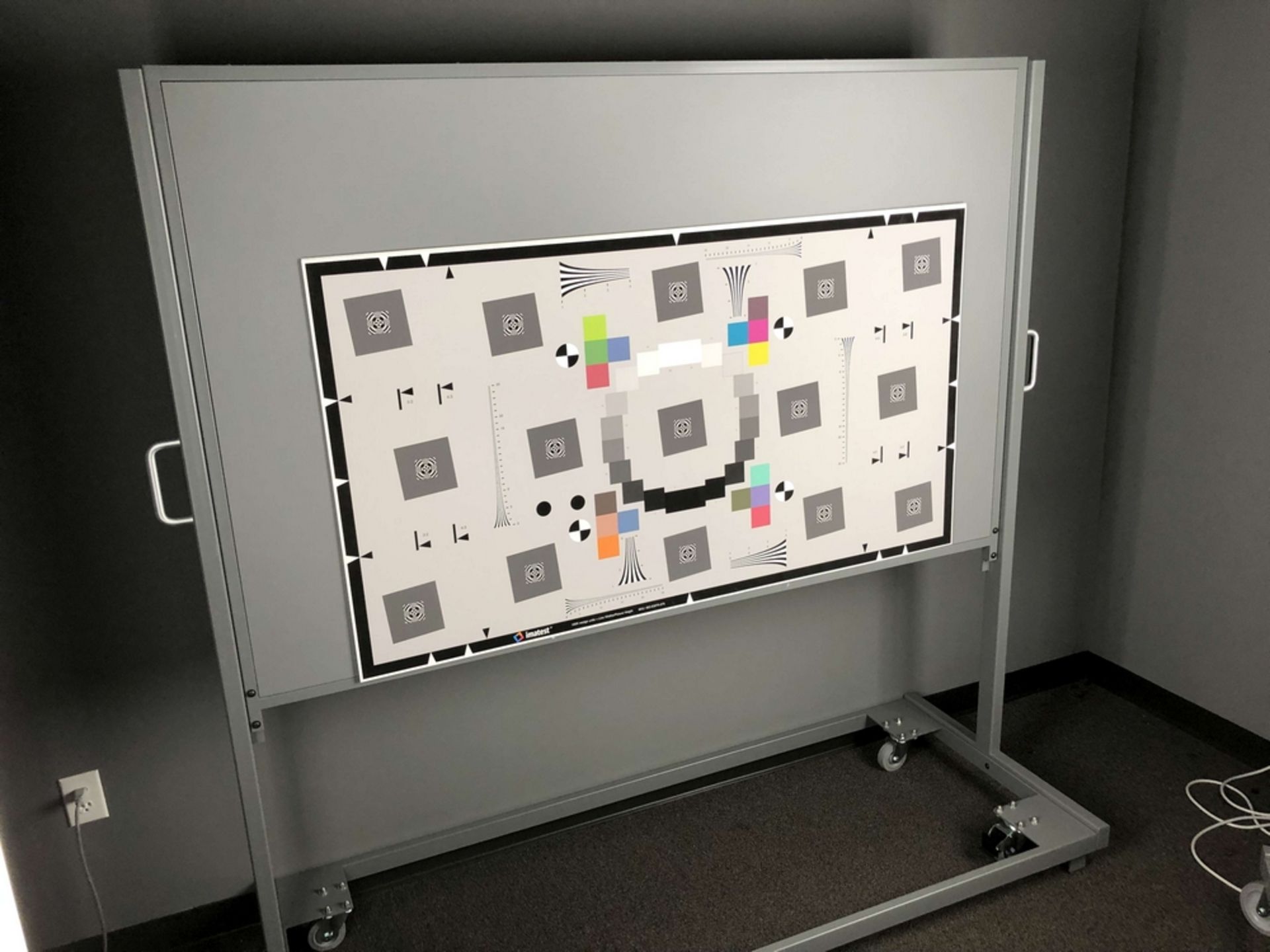 Image Quality Labs Test Equipment: (2) Reflective Test Chart Lighting Systems, Model IQL-LE001/L4A/ - Image 10 of 19