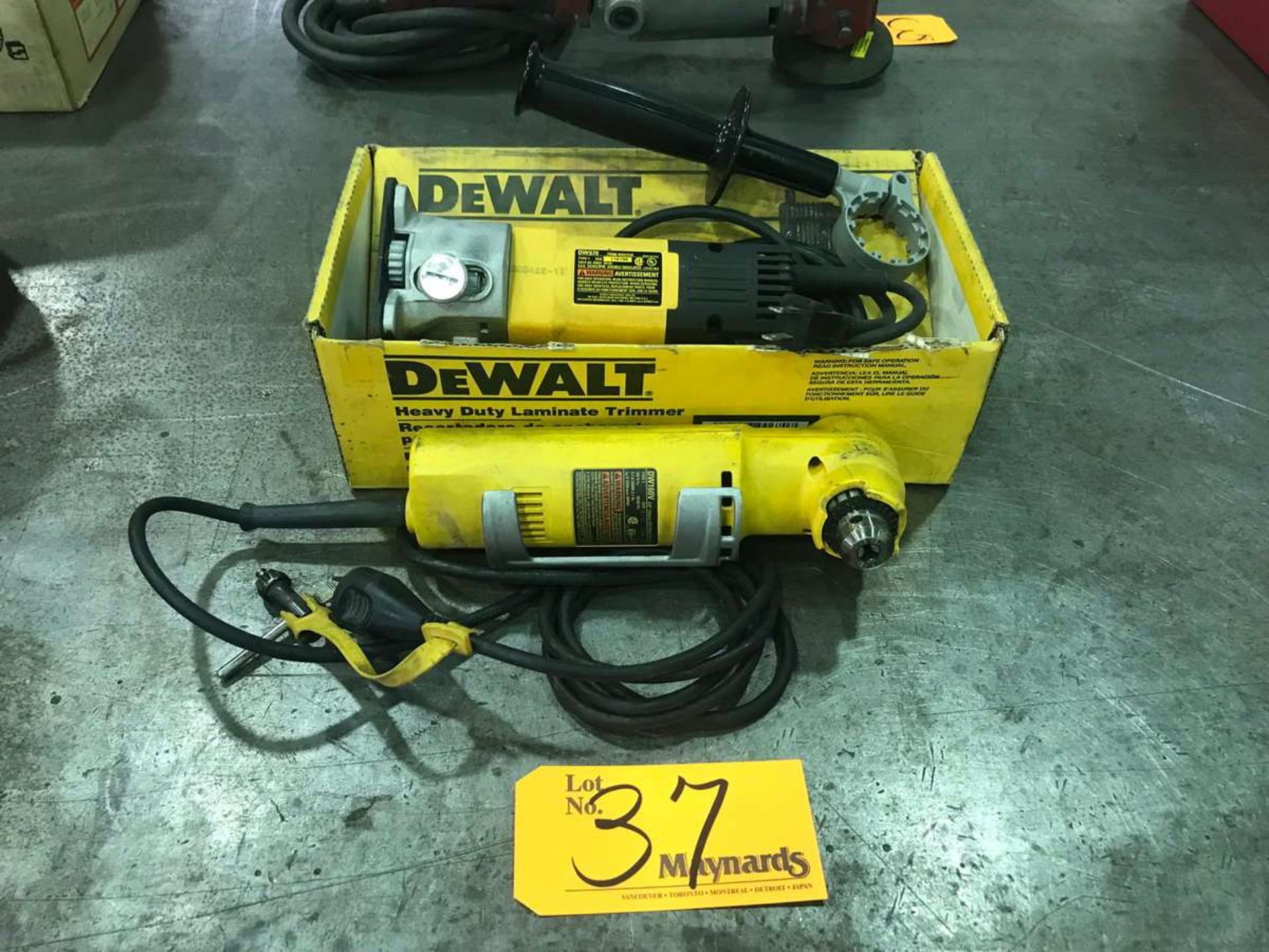 DeWalt DW670 Heavy-Duty Laminate Trimmer Router