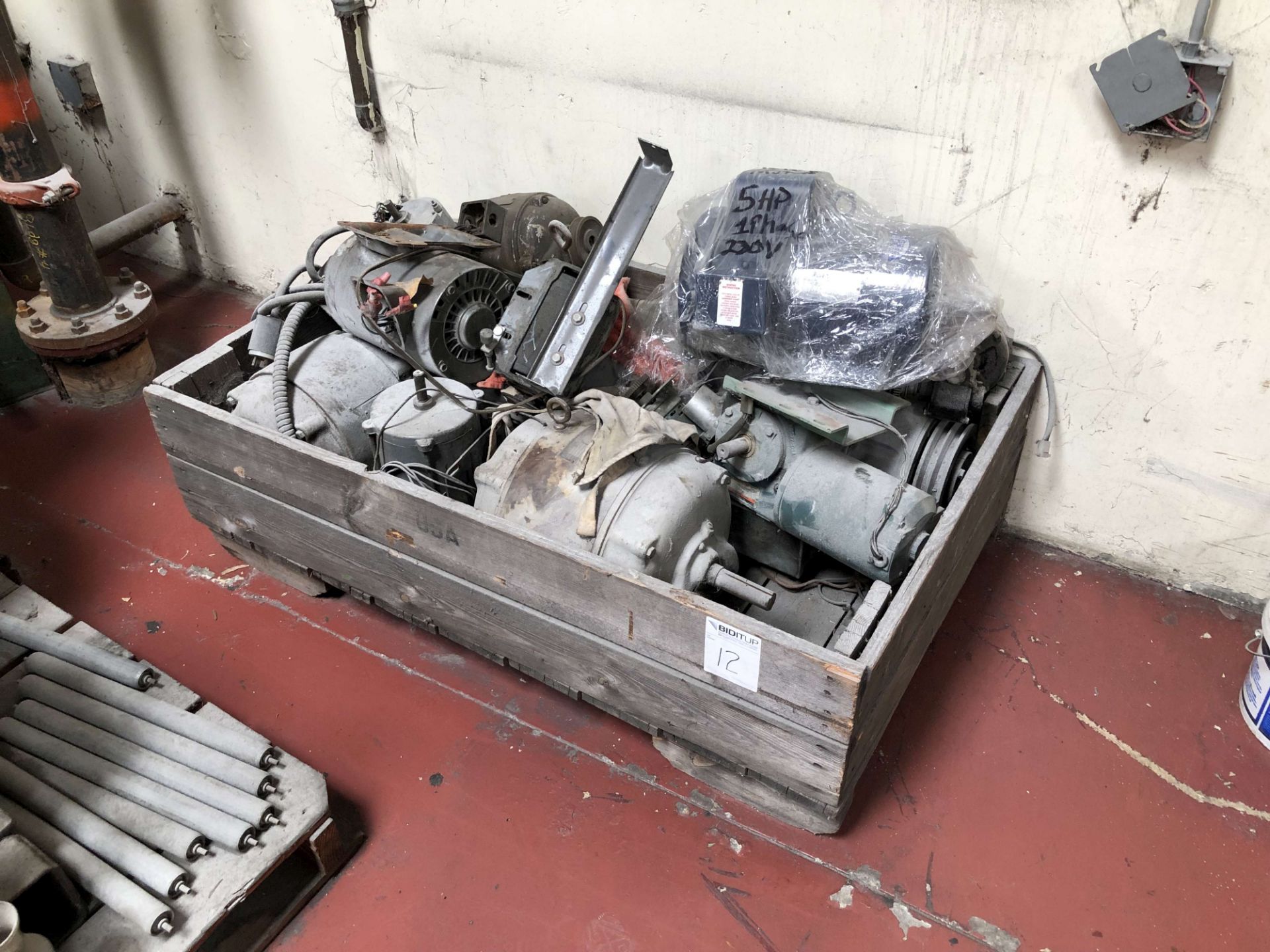 Wooden Crate w/ Various Size Motors, Leeson 5 HP Motor (Cat. No. 131538.00)