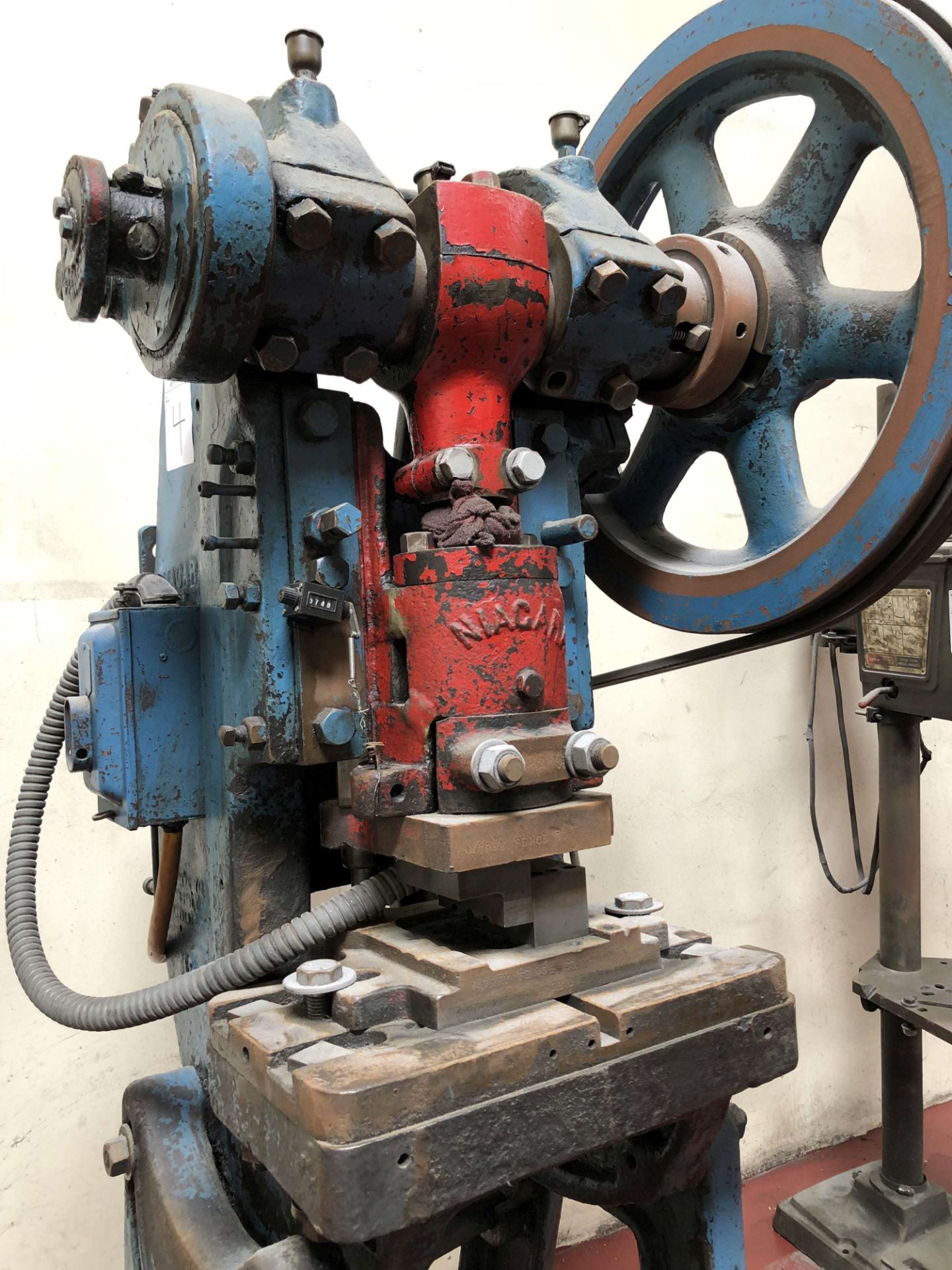 Niagara No. 3 OBI Punch Press, Bed: 15-1/2" L to R, 9-1/4" F to B - Image 3 of 4