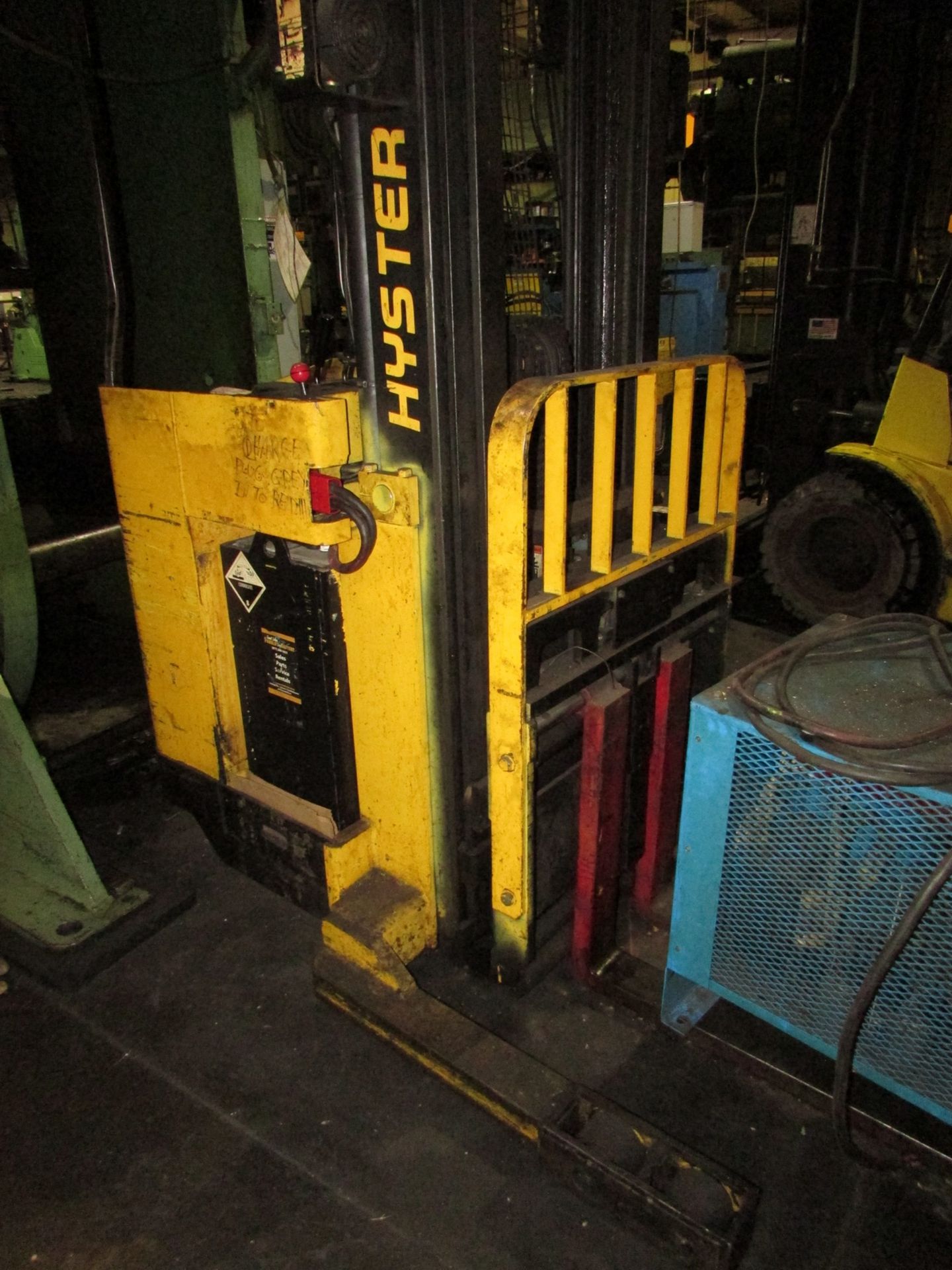 Hyster N30FR 24V Electric Stand-Up Reach Truck - Image 3 of 7