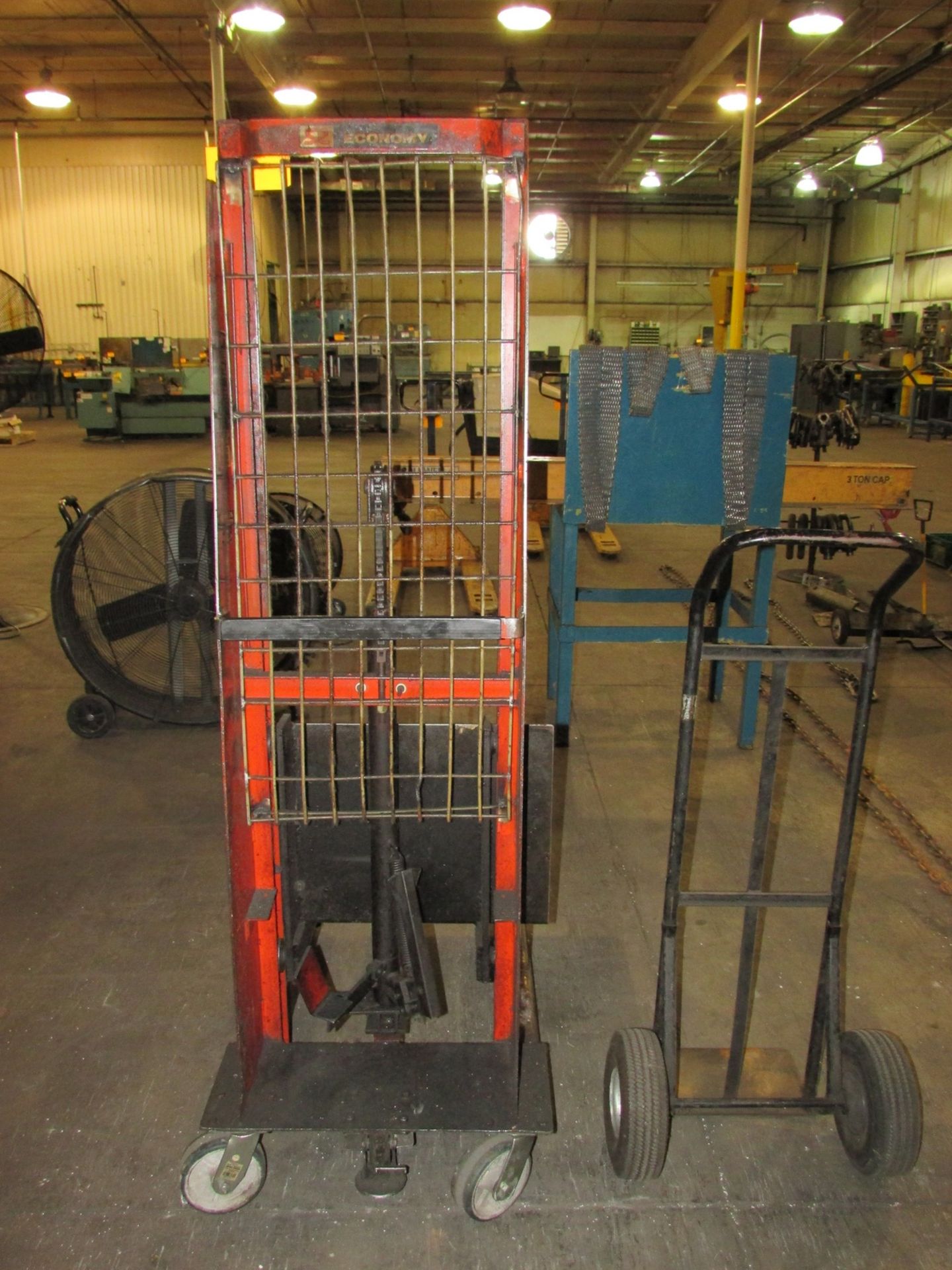 Economy Engineering Co W-54 Hydraulic Platform Lift Cart - Image 4 of 5
