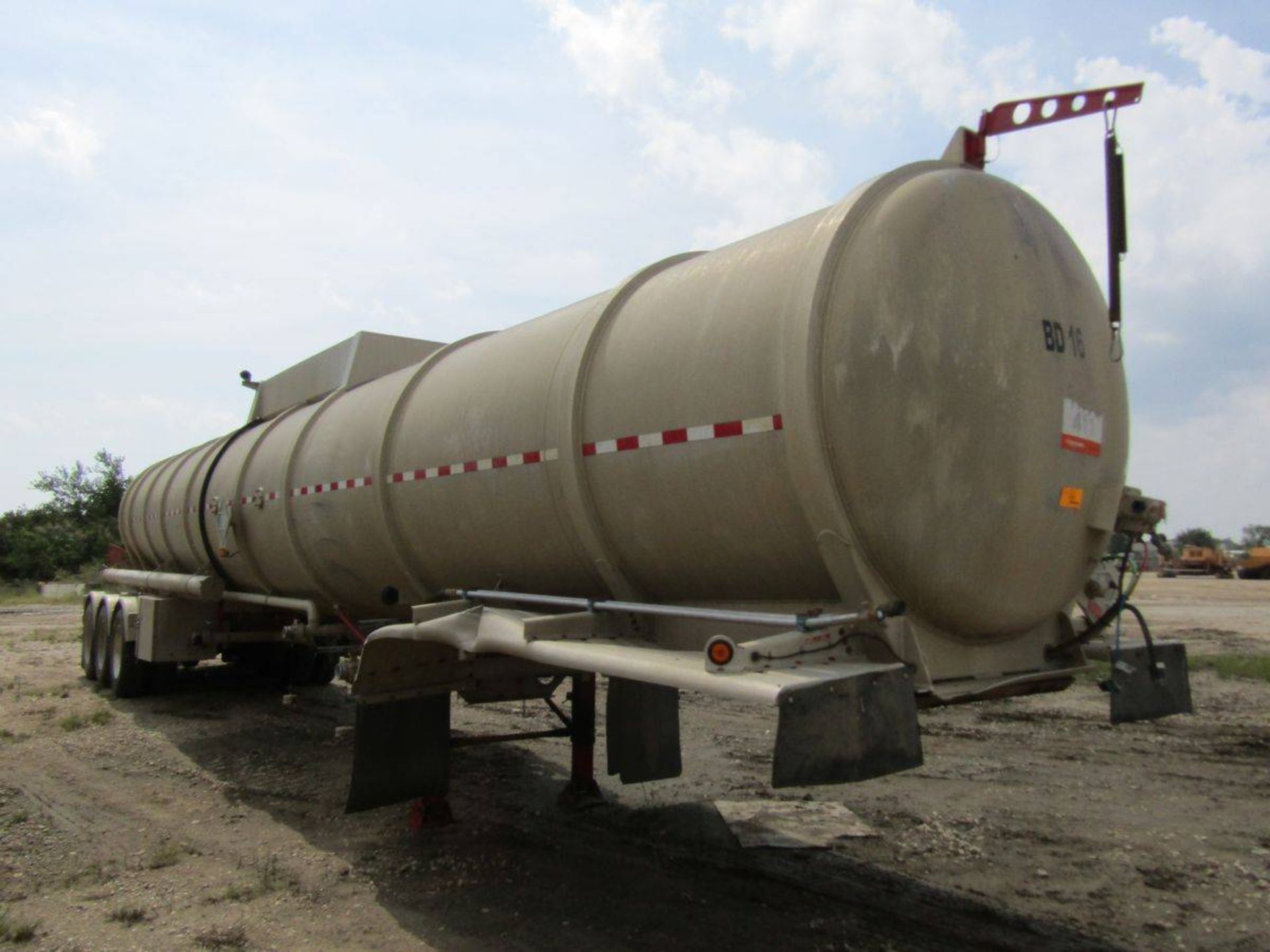 2012 Tytal Tanker Trailer - Image 2 of 12