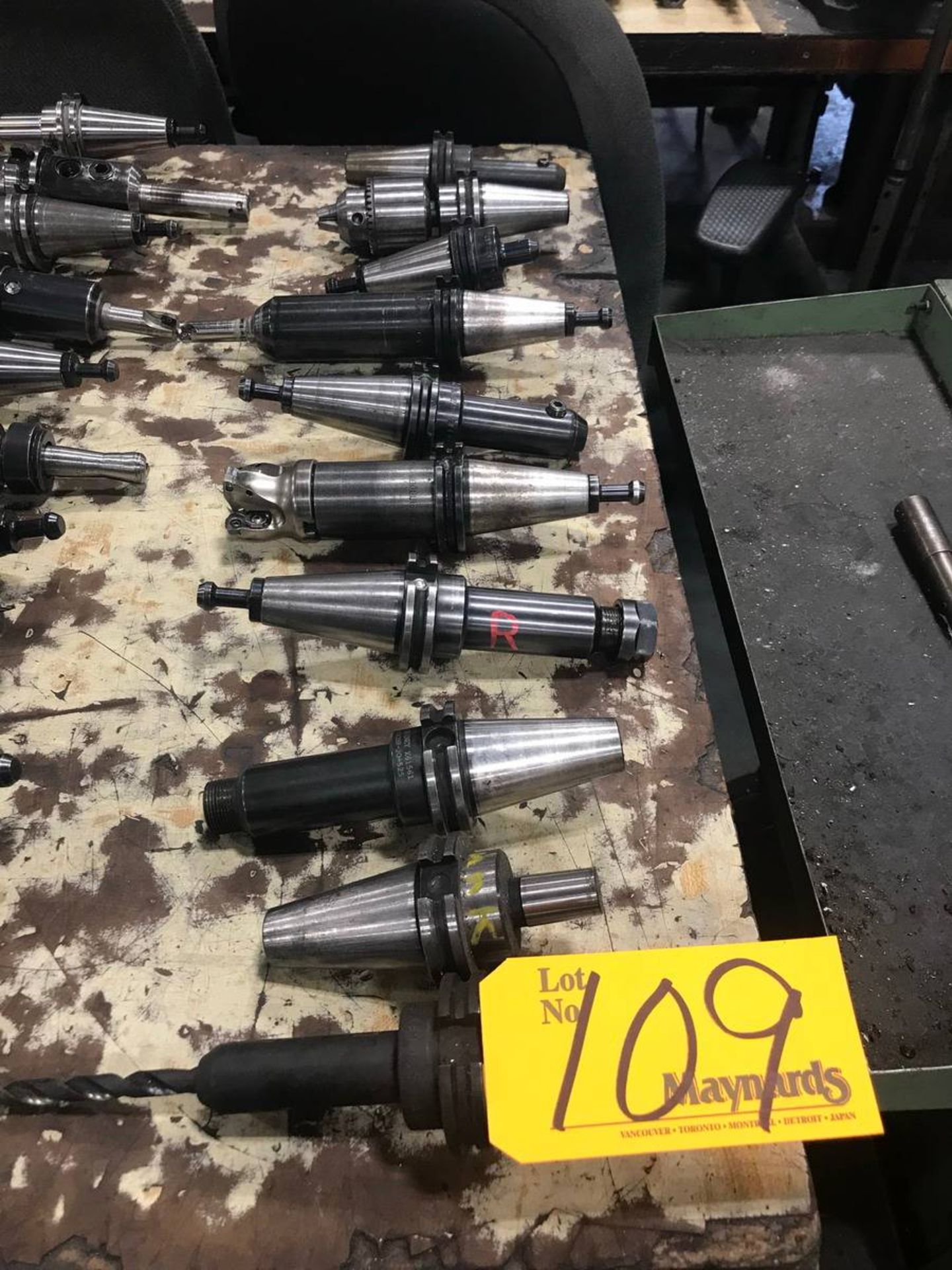 (10) 40 Cat Tool Holders