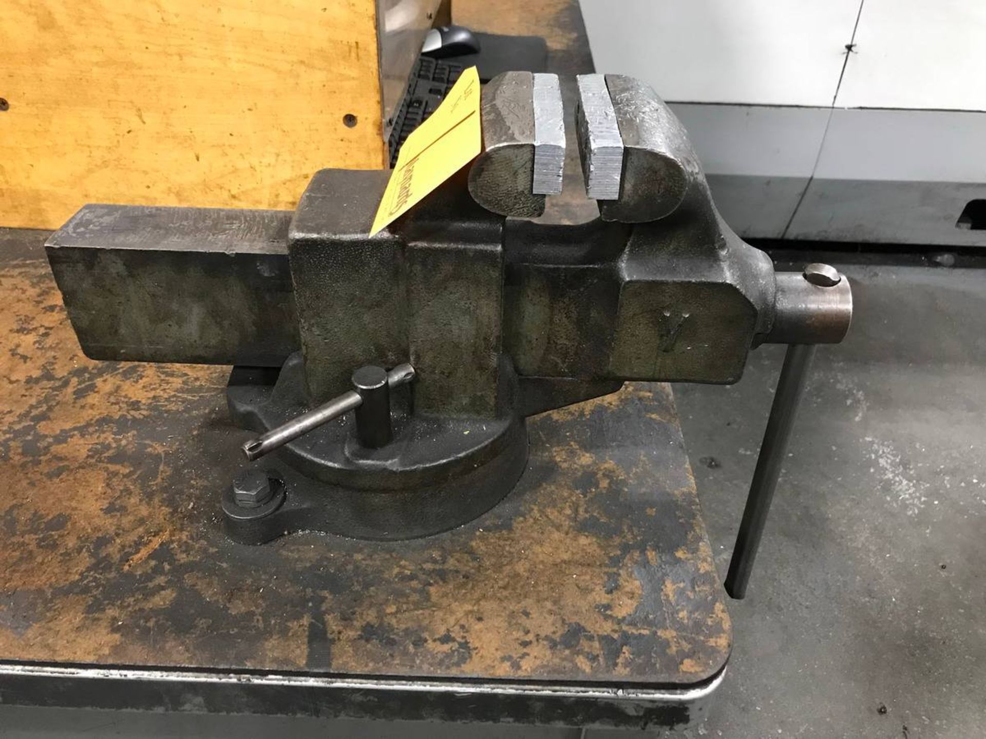 Yost 4'' Jaw Round Channel Bench Vise,