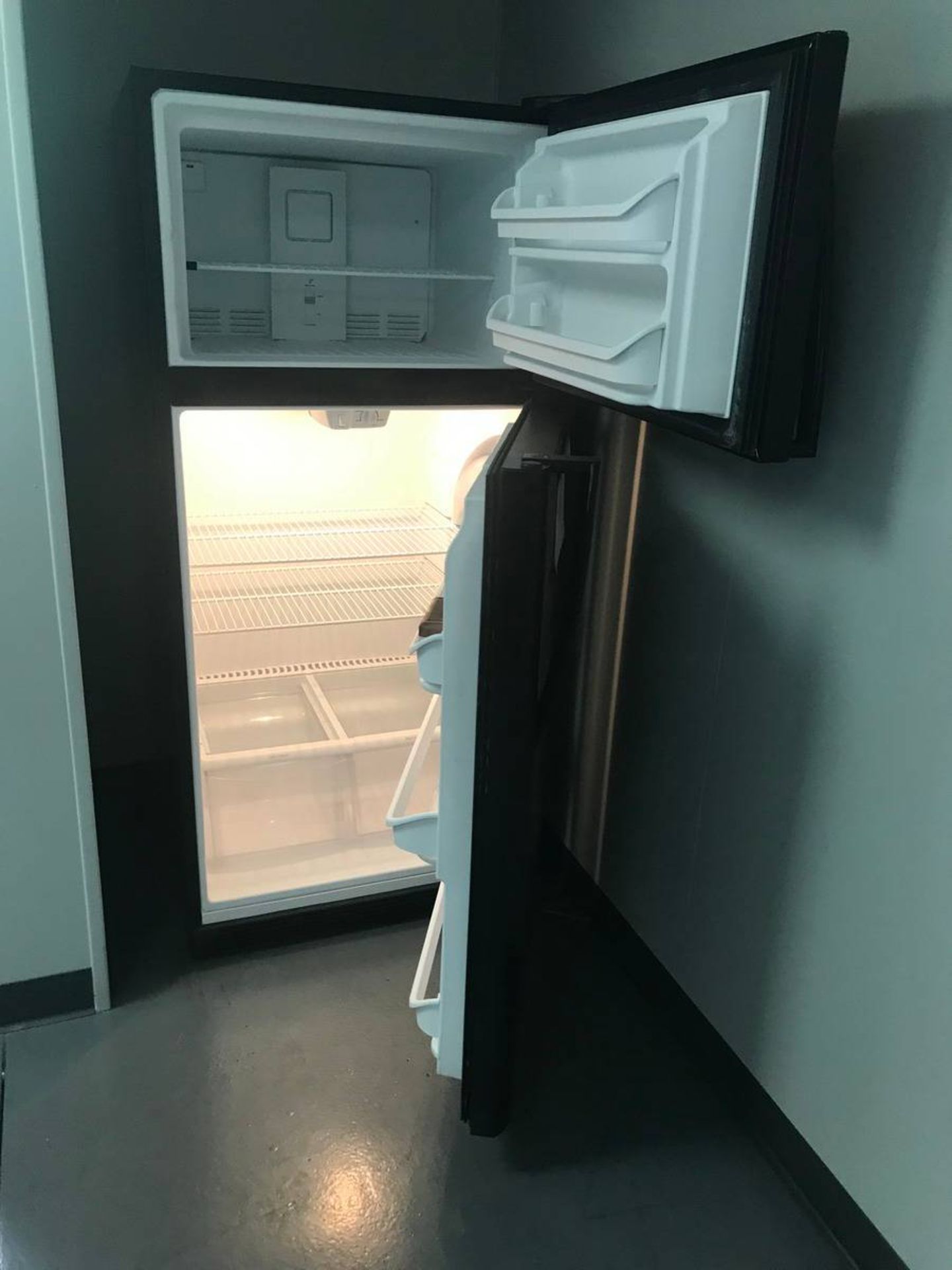 Frigidaire FFTR1814TB0 Refrigerator - Image 2 of 7