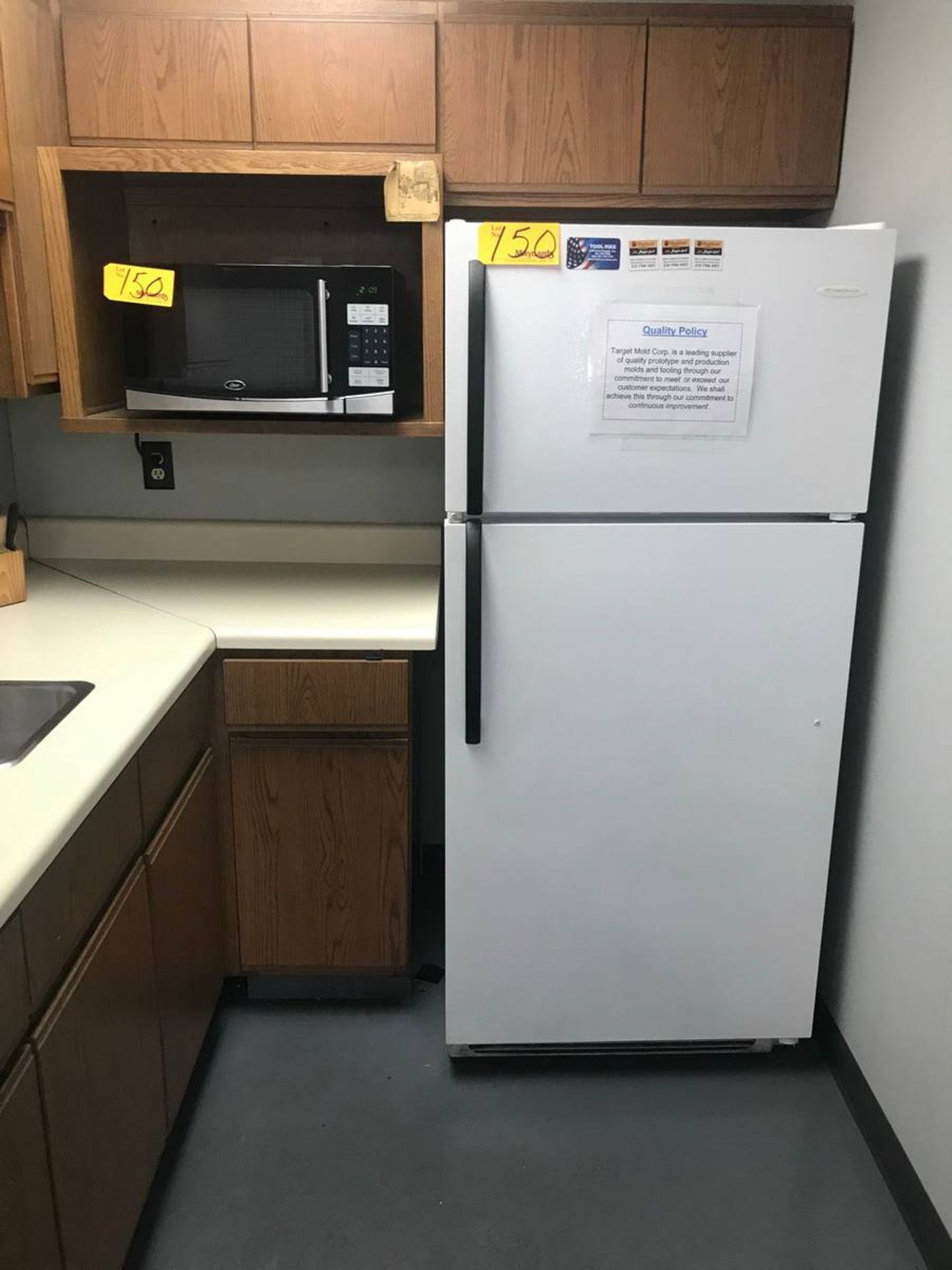 Frigidaire FR18KD3AW2 Refrigerator