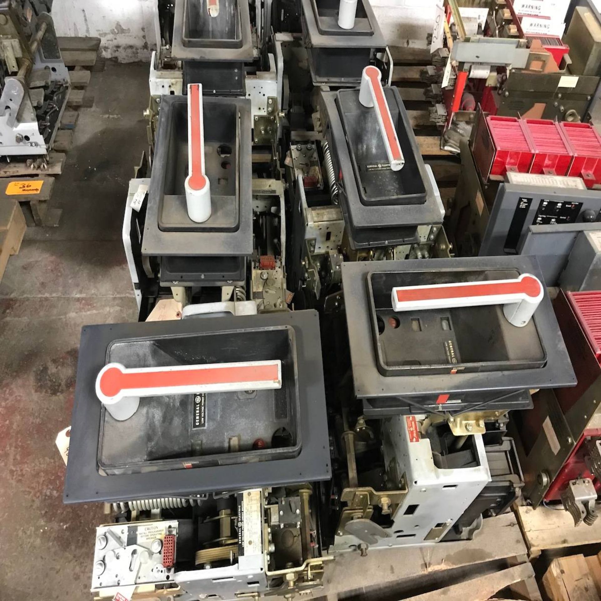 General Electric AKR-7D-75 Low Voltage Power Circuit Breaker