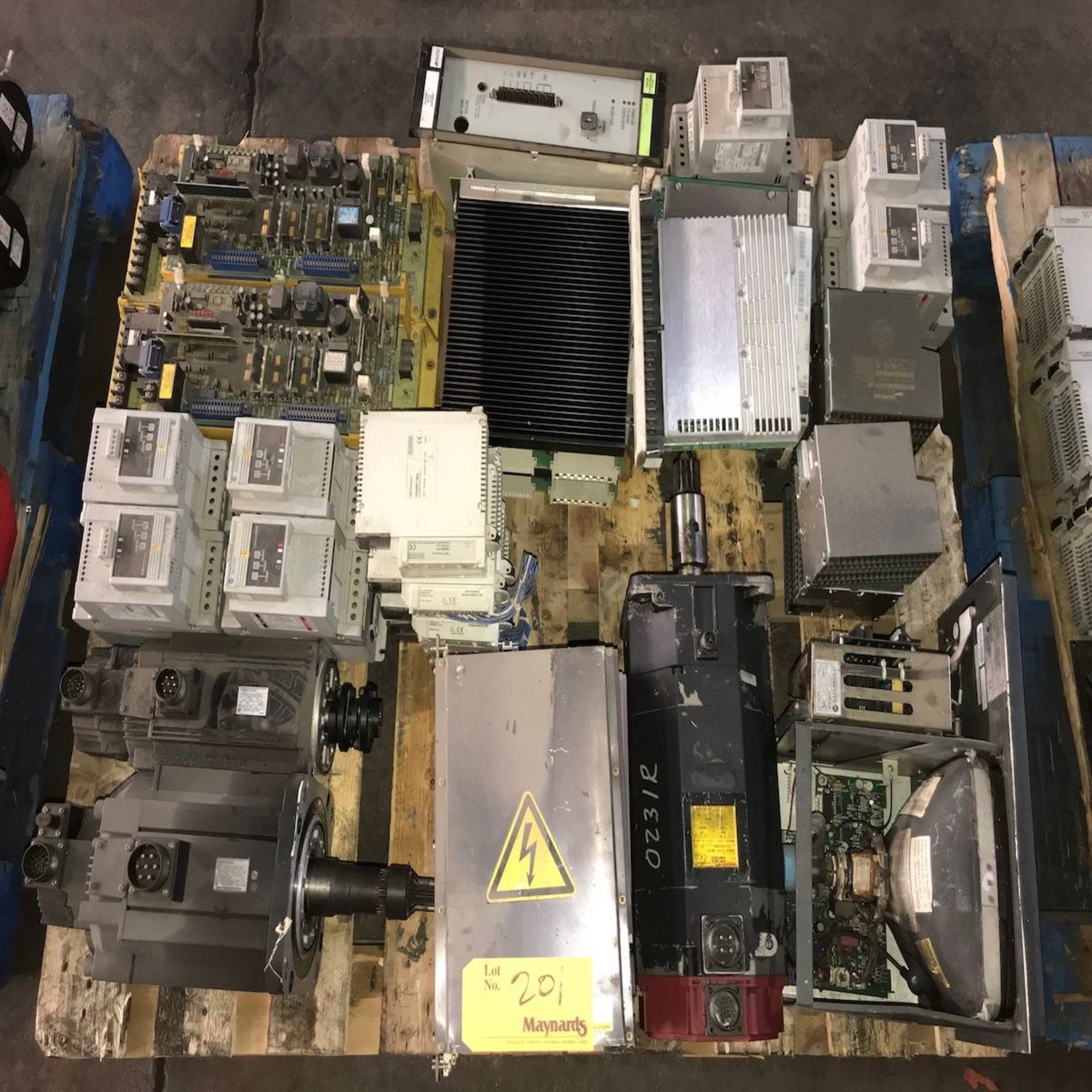 (1) Pallet of Mixed Electronic Components
