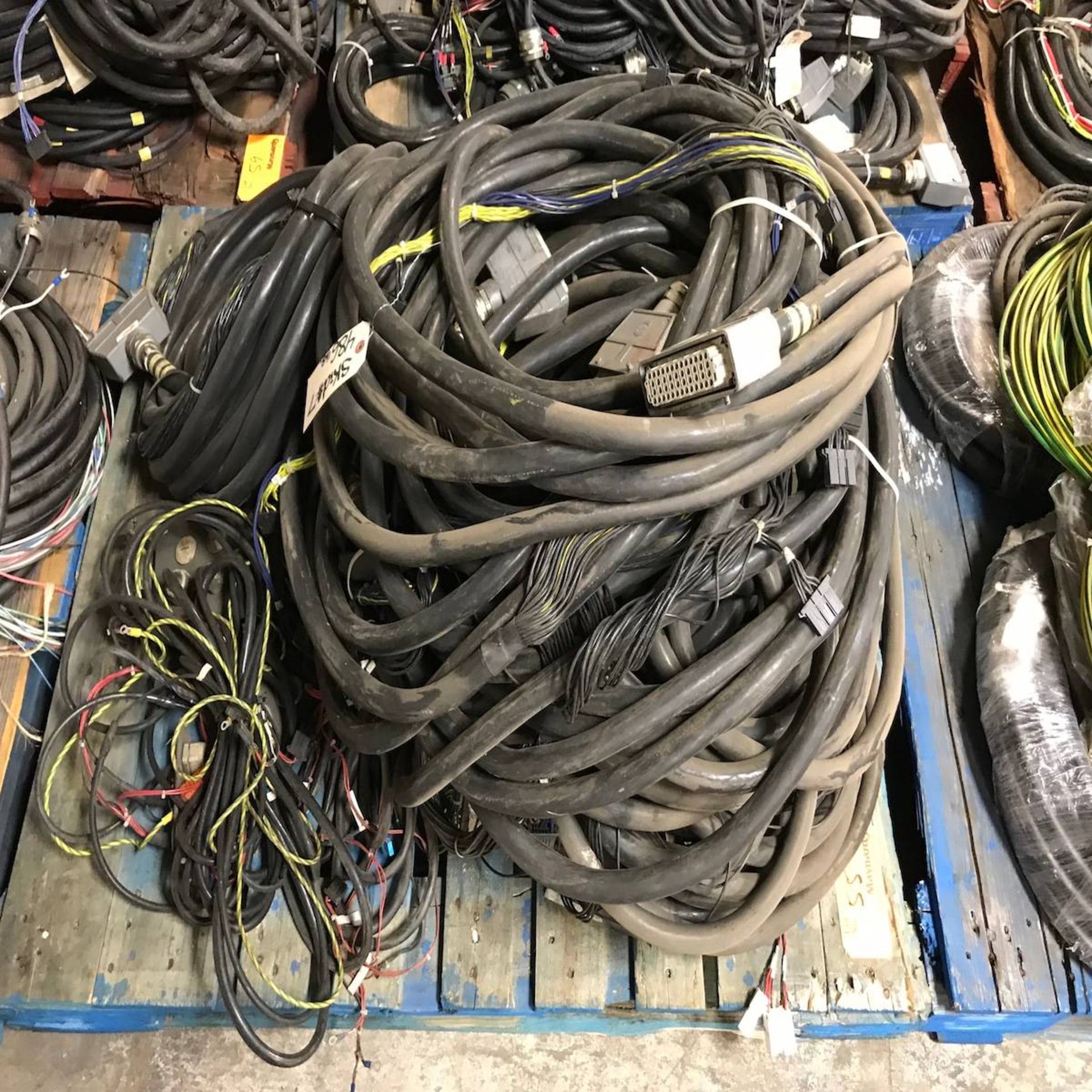 (1) Pallet of Robot and Machine Tool Cables