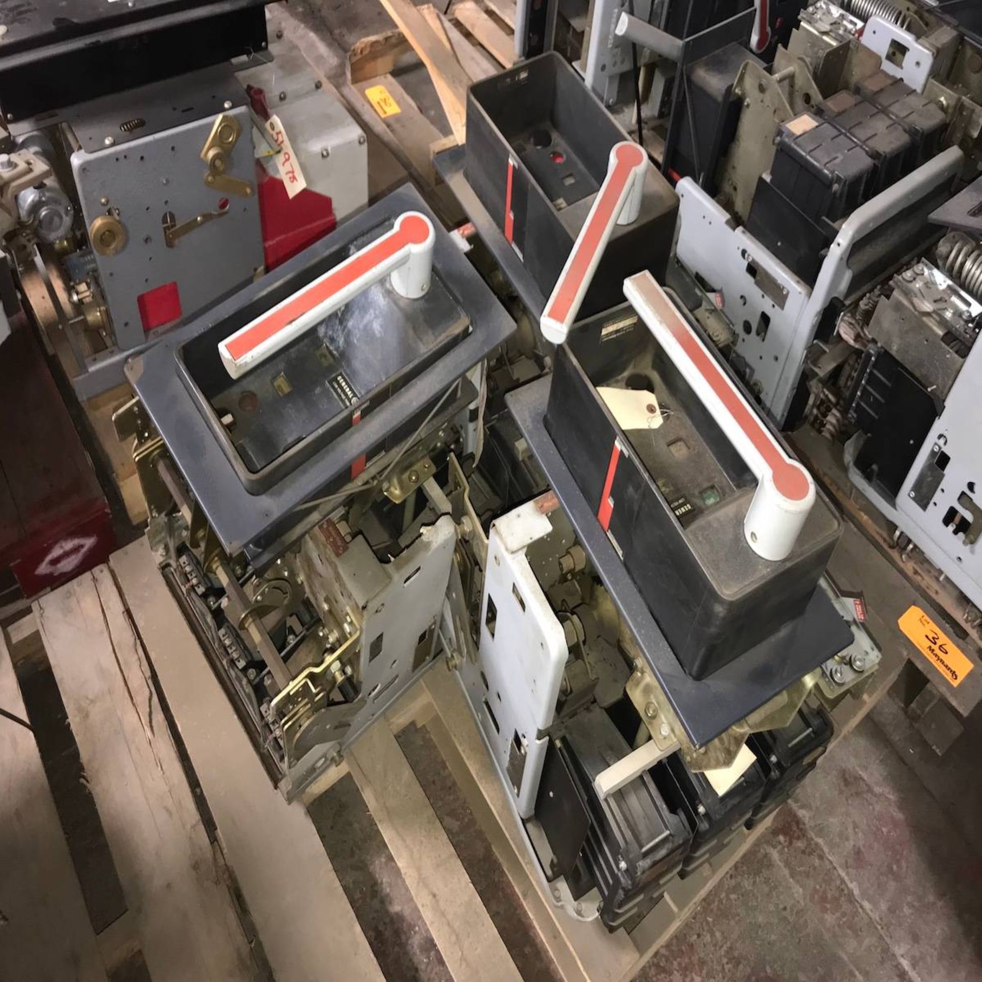 General Electric AKR-7D-75 Low Voltage Power Circuit Breaker