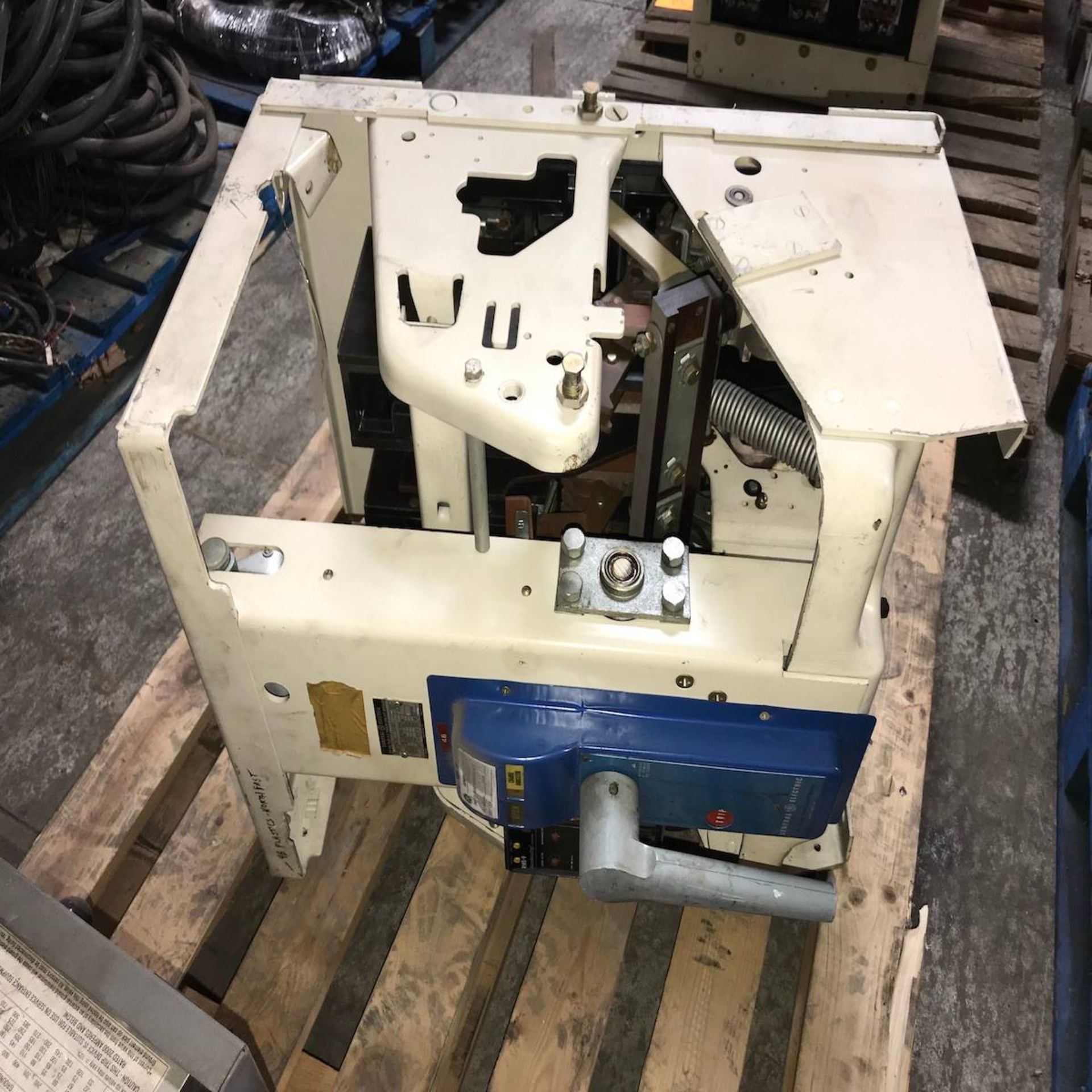 General Electric AK-3A-50 Low Voltage Power Circuit Breaker