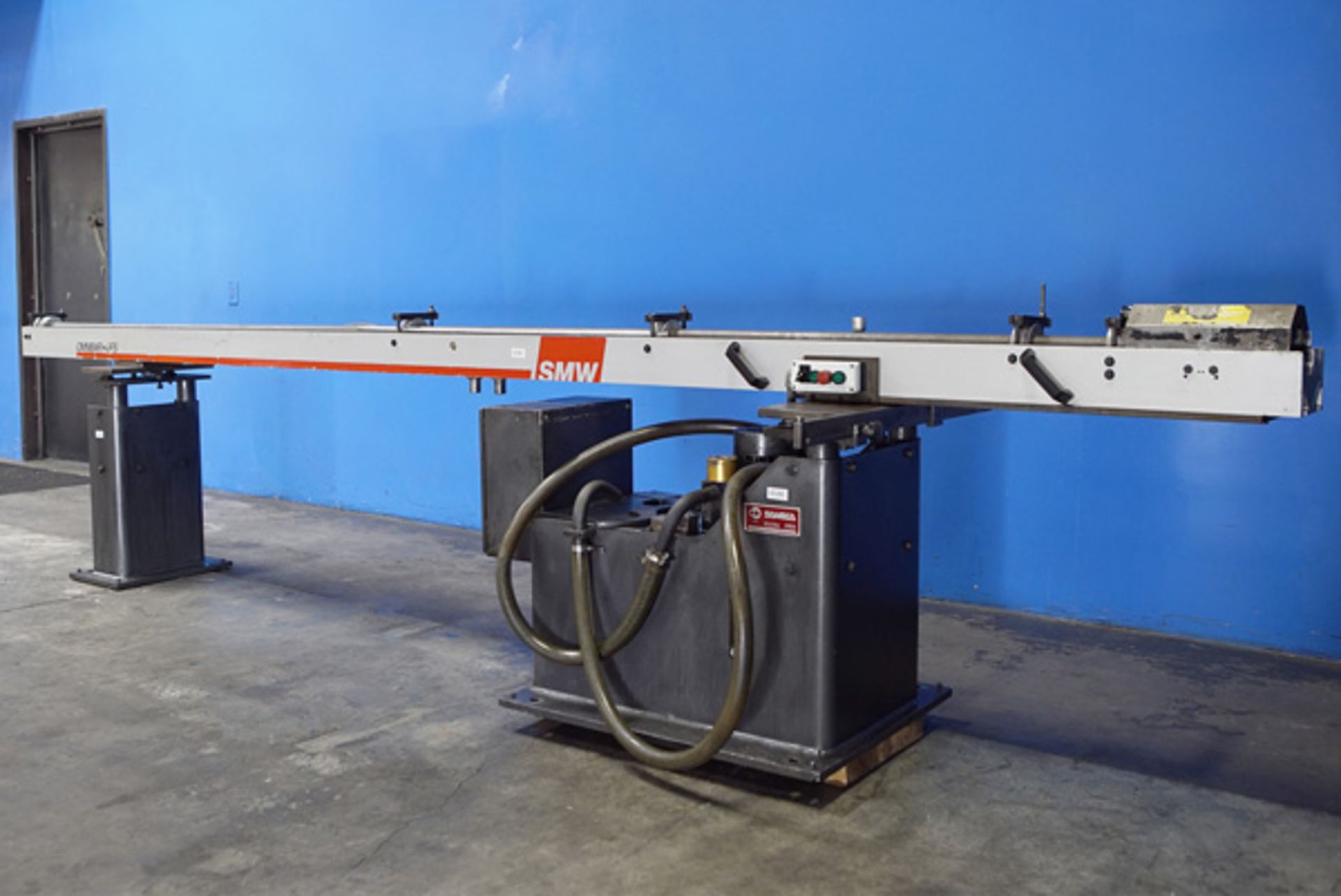 SMW Omnibar Bar Feeder | 12', Located In: Huntington Park, CA - 6586C - Image 2 of 8